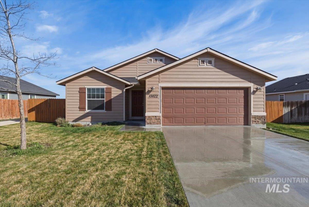 13622 Orlando Street, Caldwell, Idaho 83607, 3 Bedrooms, 2 Bathrooms, Residential For Sale, Price $384,900,MLS 98979165
