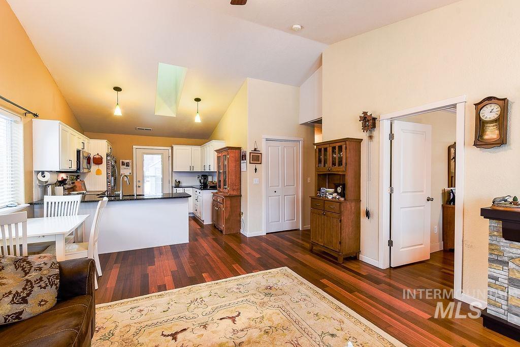 2609 White Ave., Moscow, Idaho 83843, 3 Bedrooms, 2 Bathrooms, Residential For Sale, Price $449,000,MLS 98979166