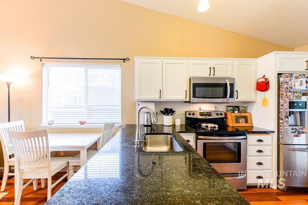 2609 White Ave., Moscow, Idaho 83843, 3 Bedrooms, 2 Bathrooms, Residential For Sale, Price $449,000,MLS 98979166