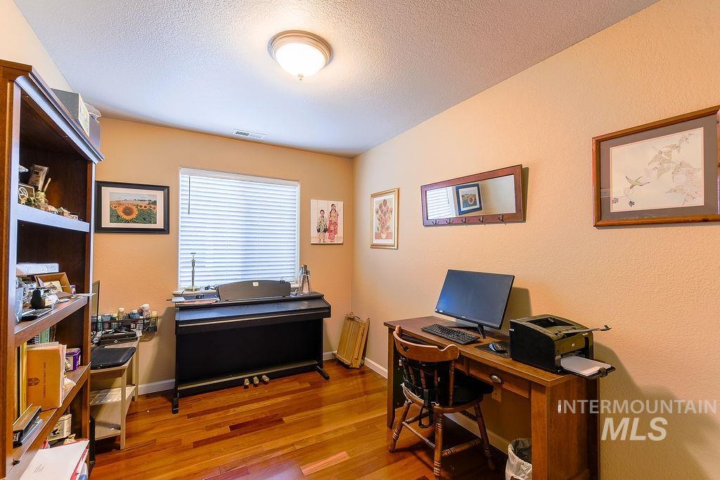 2609 White Ave., Moscow, Idaho 83843, 3 Bedrooms, 2 Bathrooms, Residential For Sale, Price $449,000,MLS 98979166