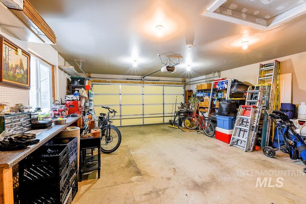 2609 White Ave., Moscow, Idaho 83843, 3 Bedrooms, 2 Bathrooms, Residential For Sale, Price $449,000,MLS 98979166