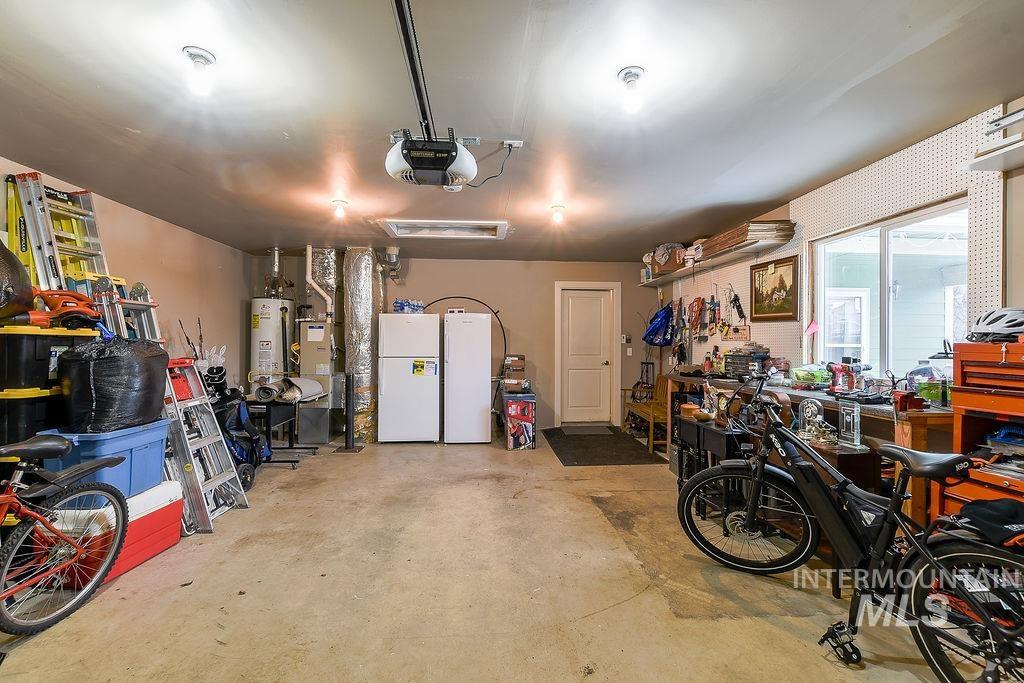 2609 White Ave., Moscow, Idaho 83843, 3 Bedrooms, 2 Bathrooms, Residential For Sale, Price $449,000,MLS 98979166