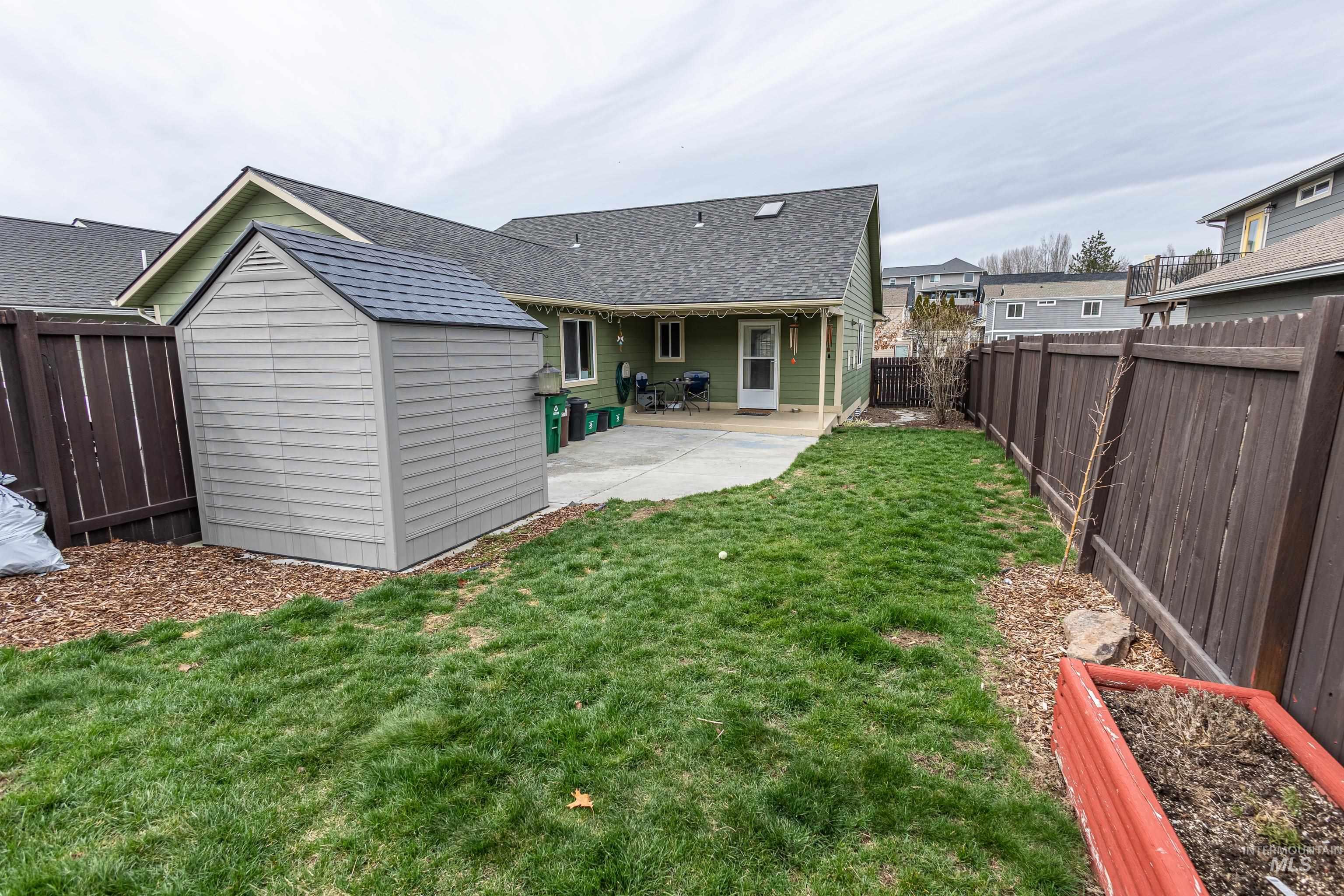 2609 White Ave., Moscow, Idaho 83843, 3 Bedrooms, 2 Bathrooms, Residential For Sale, Price $449,000,MLS 98979166