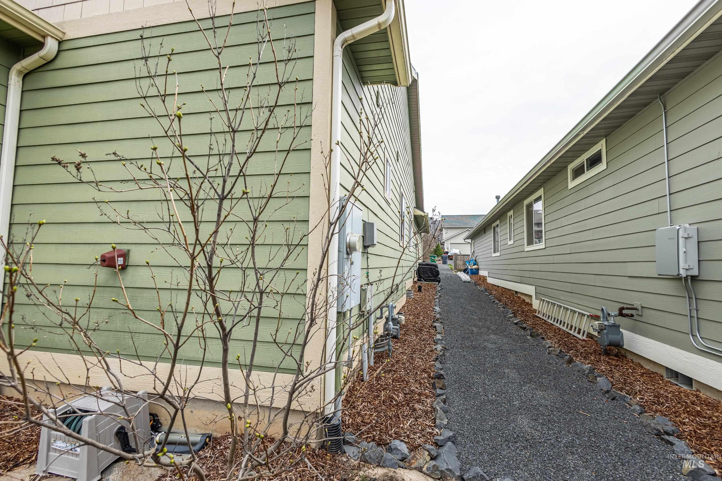 2609 White Ave., Moscow, Idaho 83843, 3 Bedrooms, 2 Bathrooms, Residential For Sale, Price $449,000,MLS 98979166