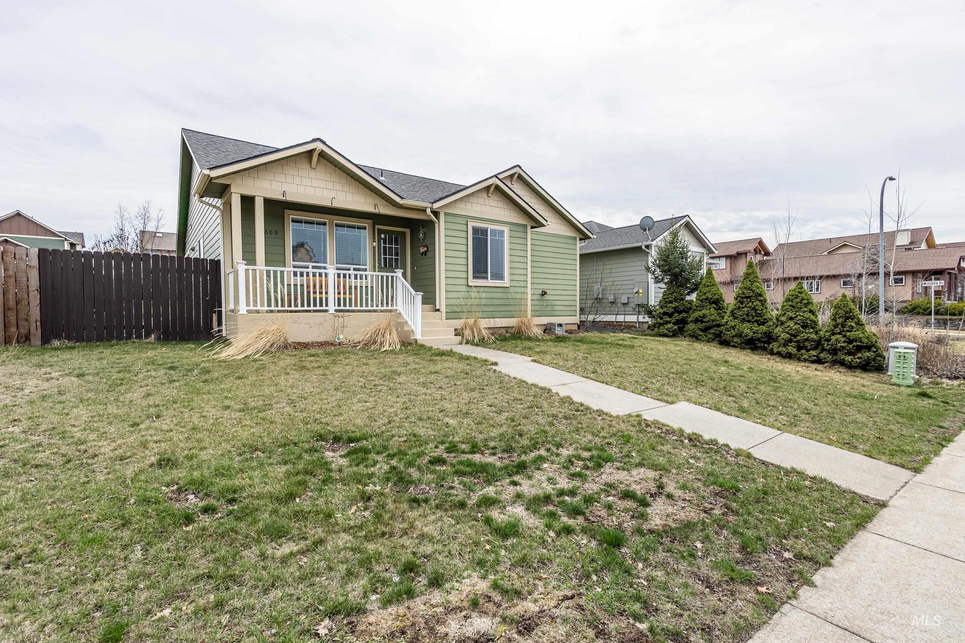 2609 White Ave., Moscow, Idaho 83843, 3 Bedrooms, 2 Bathrooms, Residential For Sale, Price $449,000,MLS 98979166