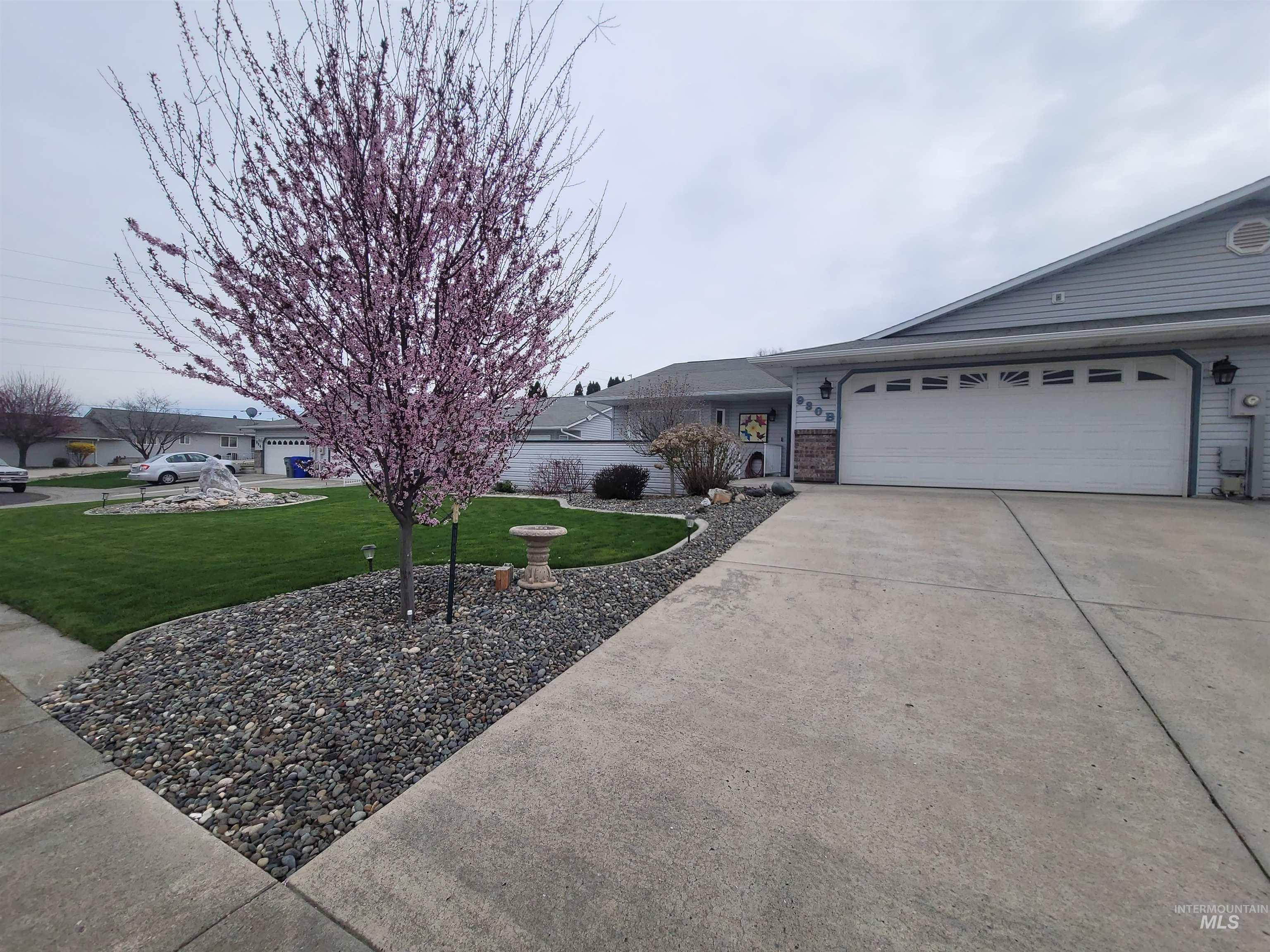 930 Cypress Ct., Lewiston, Idaho 83501-4732, 2 Bedrooms, 2 Bathrooms, Residential For Sale, Price $378,000,MLS 98979167