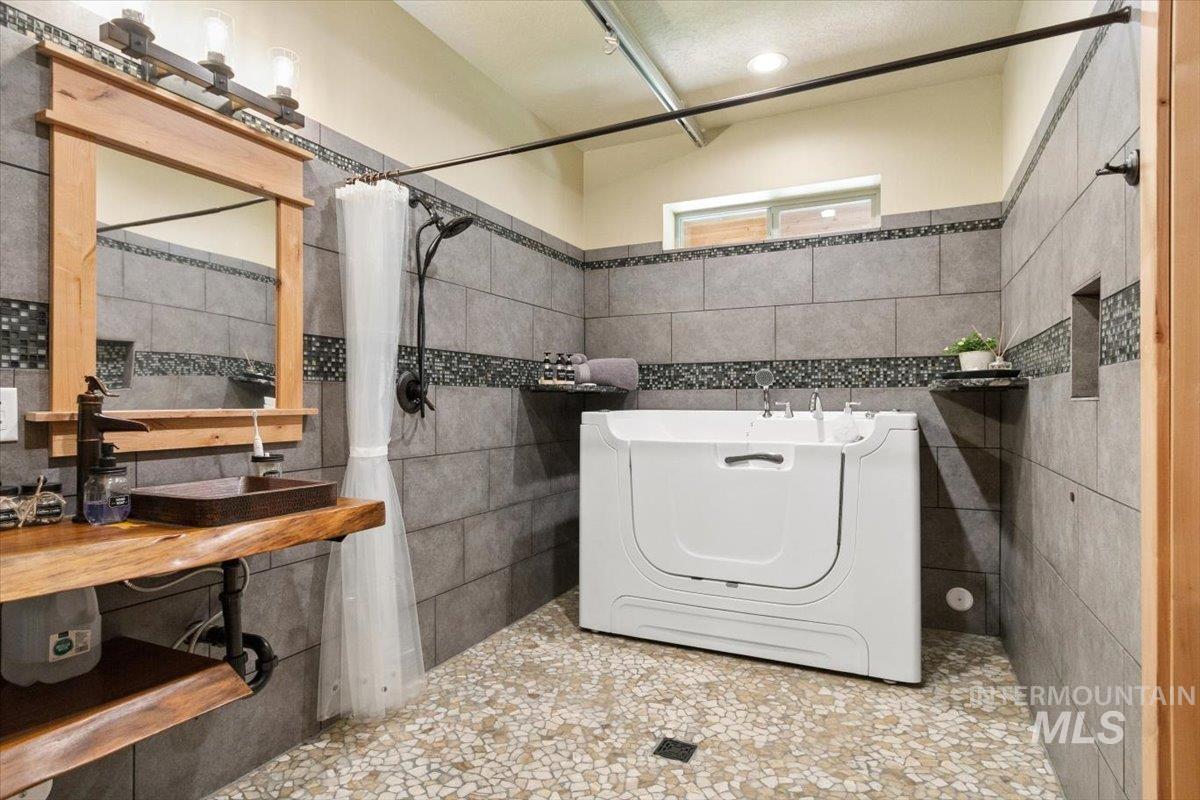 34 & 36 Kevins Way, Garden Valley, Idaho 83622, 3 Bedrooms, 2 Bathrooms, Residential Income For Sale, Price $2,474,000,MLS 98979168