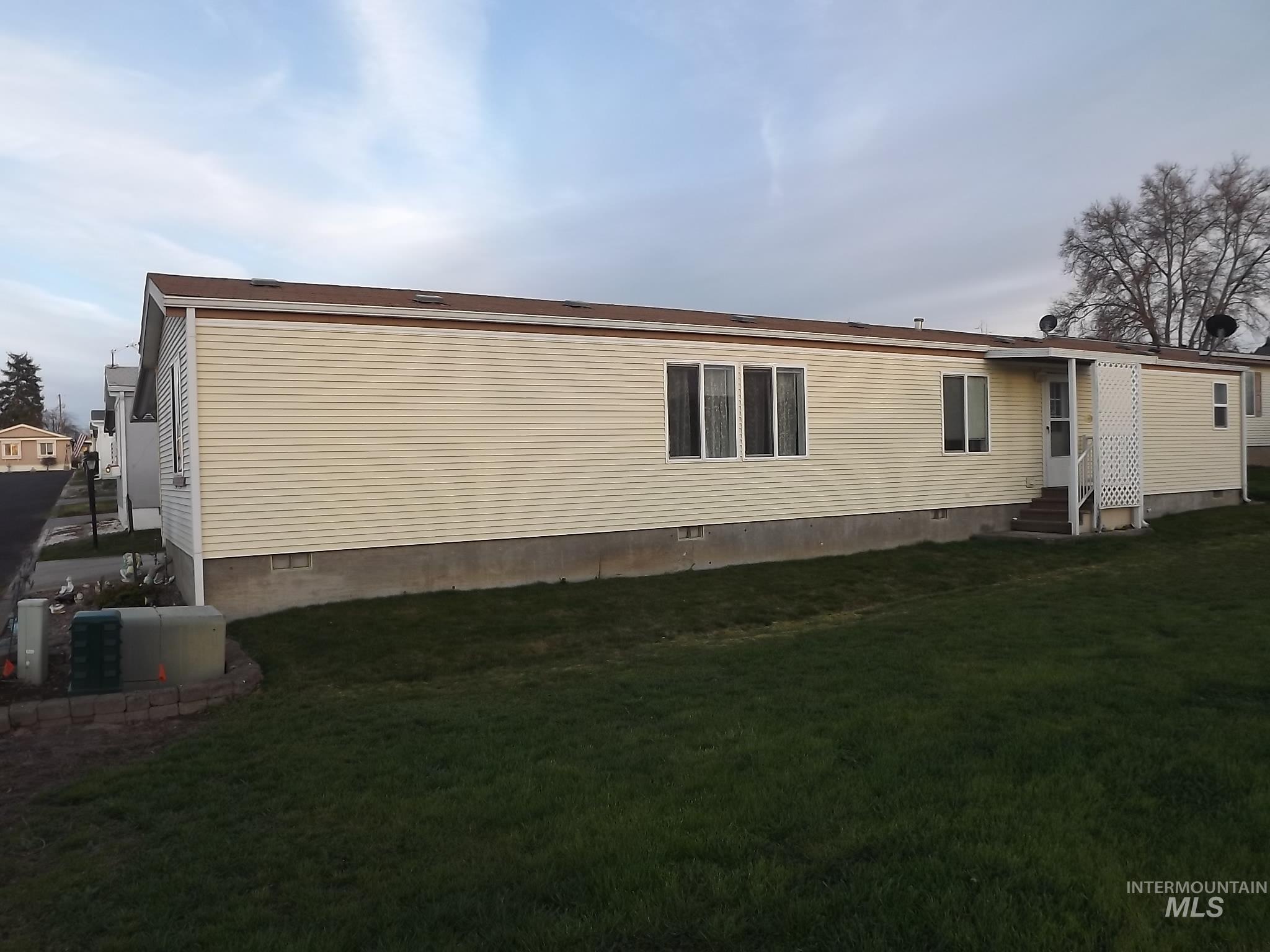 3610 15th Street, Space 15, Lewiston, Idaho 83501, 2 Bedrooms, 2 Bathrooms, Residential For Sale, Price $122,500,MLS 98979169