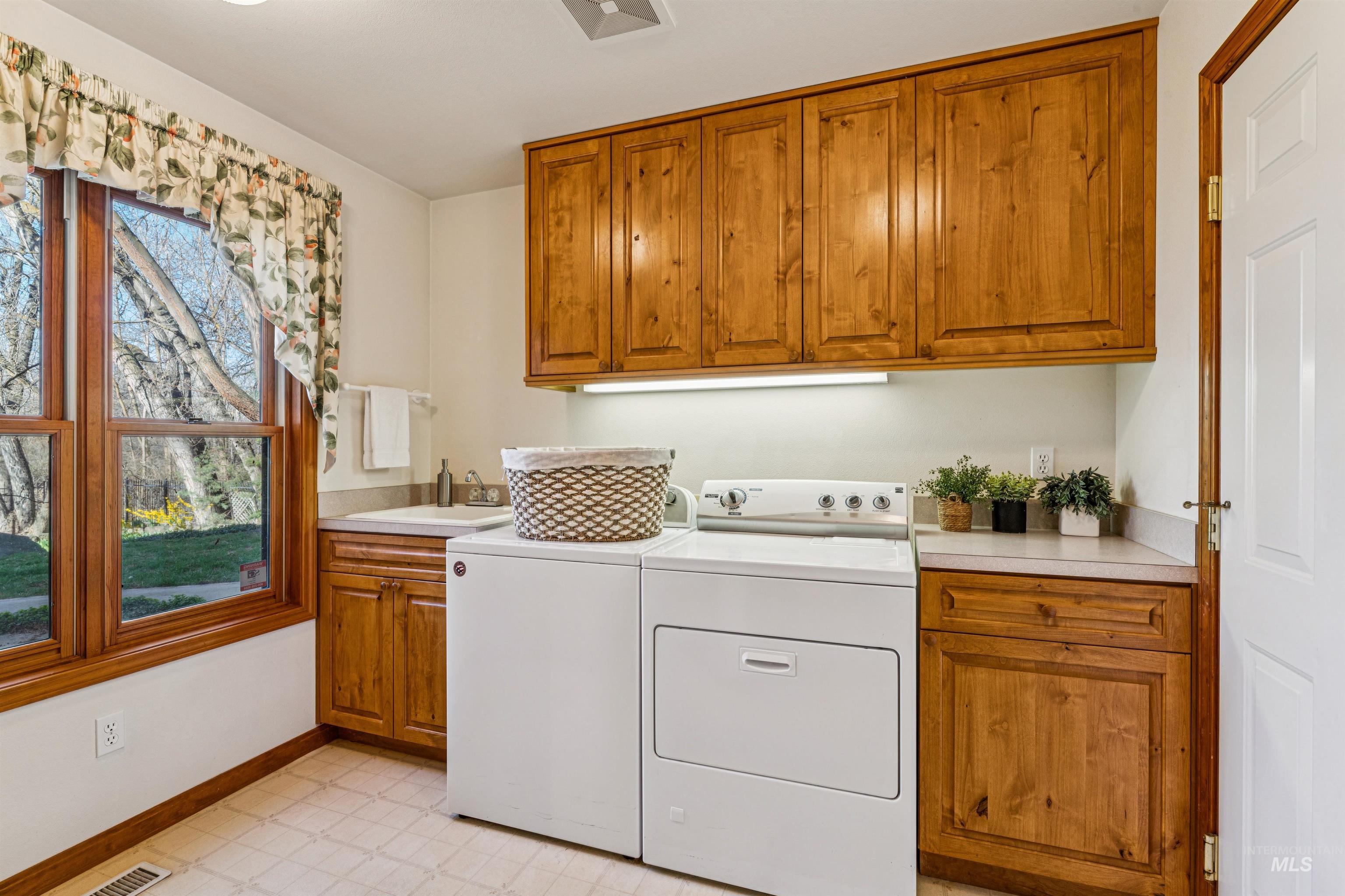 6417 W Plantation Lane, Boise, Idaho 83703, 4 Bedrooms, 3.5 Bathrooms, Residential For Sale, Price $1,550,000, 98979171