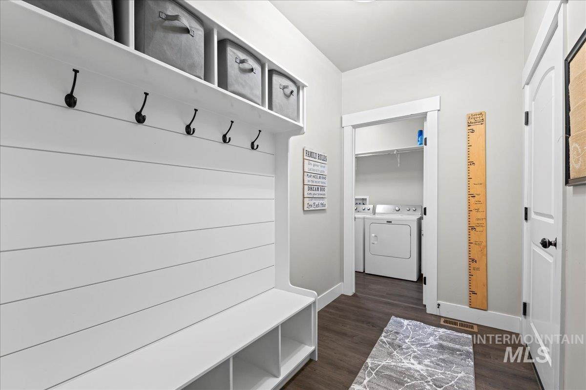 11 Cresent Cir, Idaho City, Idaho 83631, 4 Bedrooms, 3 Bathrooms, Residential For Sale, Price $900,000,MLS 98979175