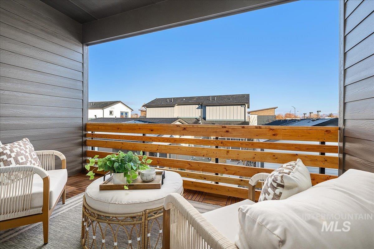 1457 N Bluffs Ridge Lane, Boise, Idaho 83704, 2 Bedrooms, 2.5 Bathrooms, Residential For Sale, Price $369,900,MLS 98979176