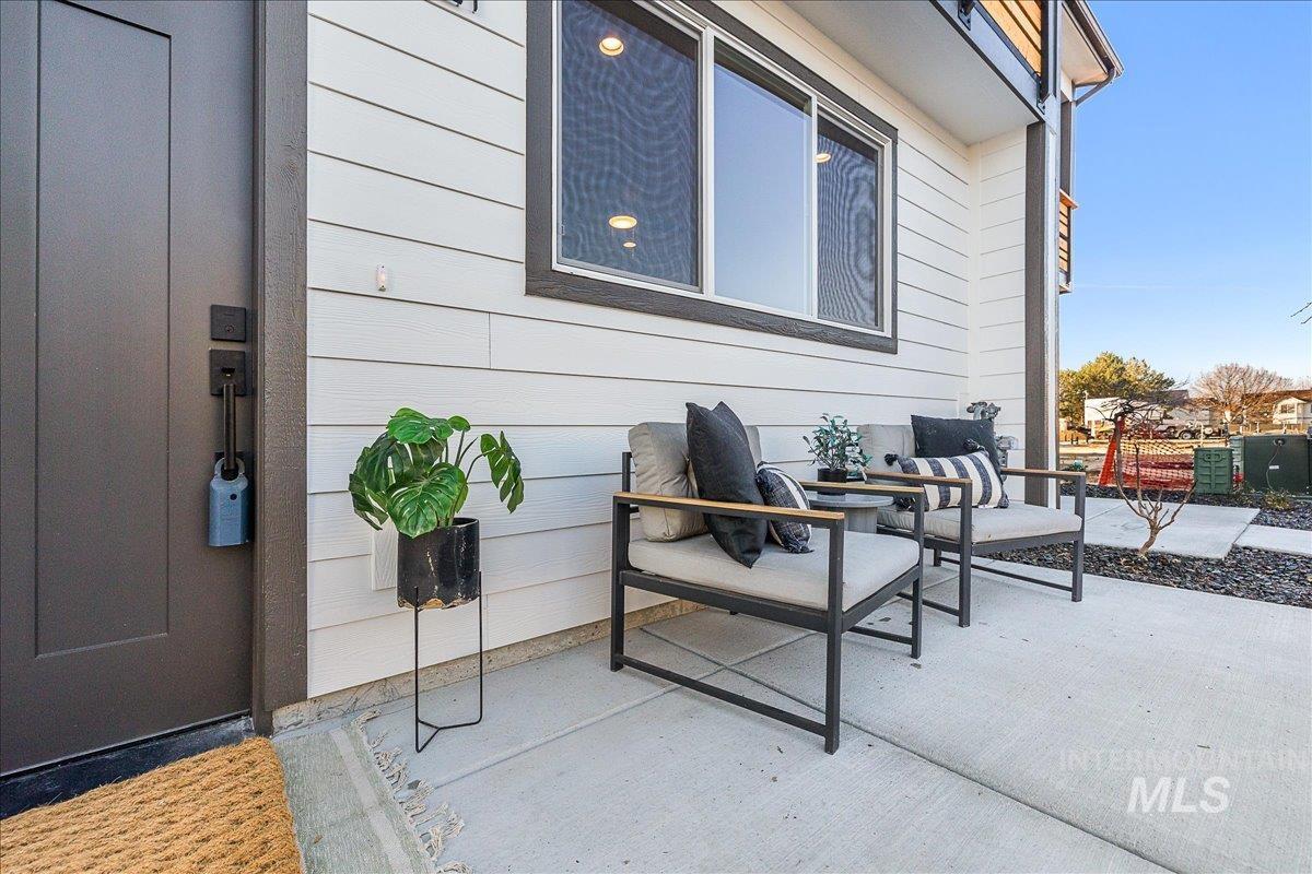 1457 N Bluffs Ridge Lane, Boise, Idaho 83704, 2 Bedrooms, 2.5 Bathrooms, Residential For Sale, Price $369,900,MLS 98979176