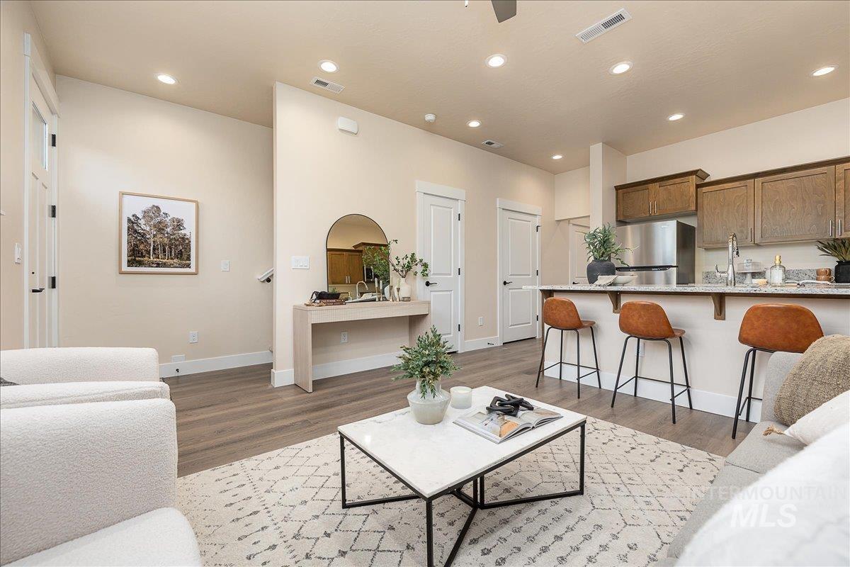 1457 N Bluffs Ridge Lane, Boise, Idaho 83704, 2 Bedrooms, 2.5 Bathrooms, Residential For Sale, Price $369,900,MLS 98979176