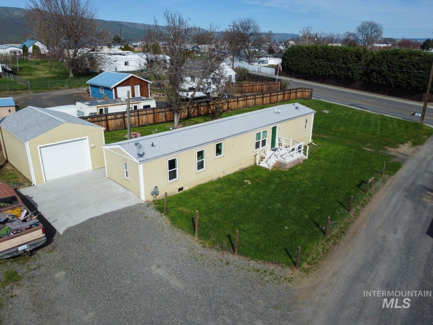 2240 Appleside Blvd, Clarkston, Washington 99403, 2 Bedrooms, 2 Bathrooms, Residential For Sale, Price $189,000,MLS 98979177