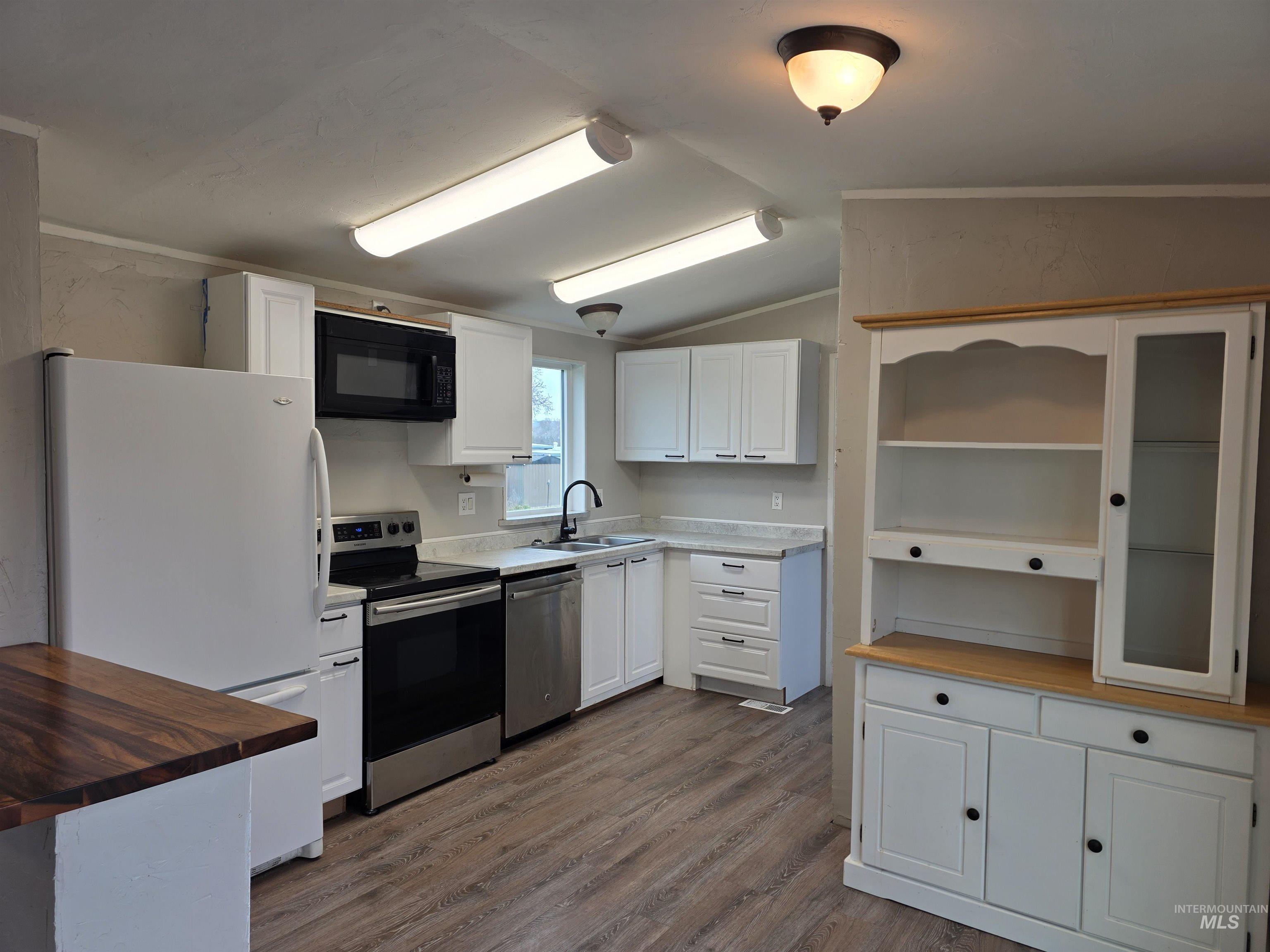 2240 Appleside Blvd, Clarkston, Washington 99403, 2 Bedrooms, 2 Bathrooms, Residential For Sale, Price $189,000,MLS 98979177