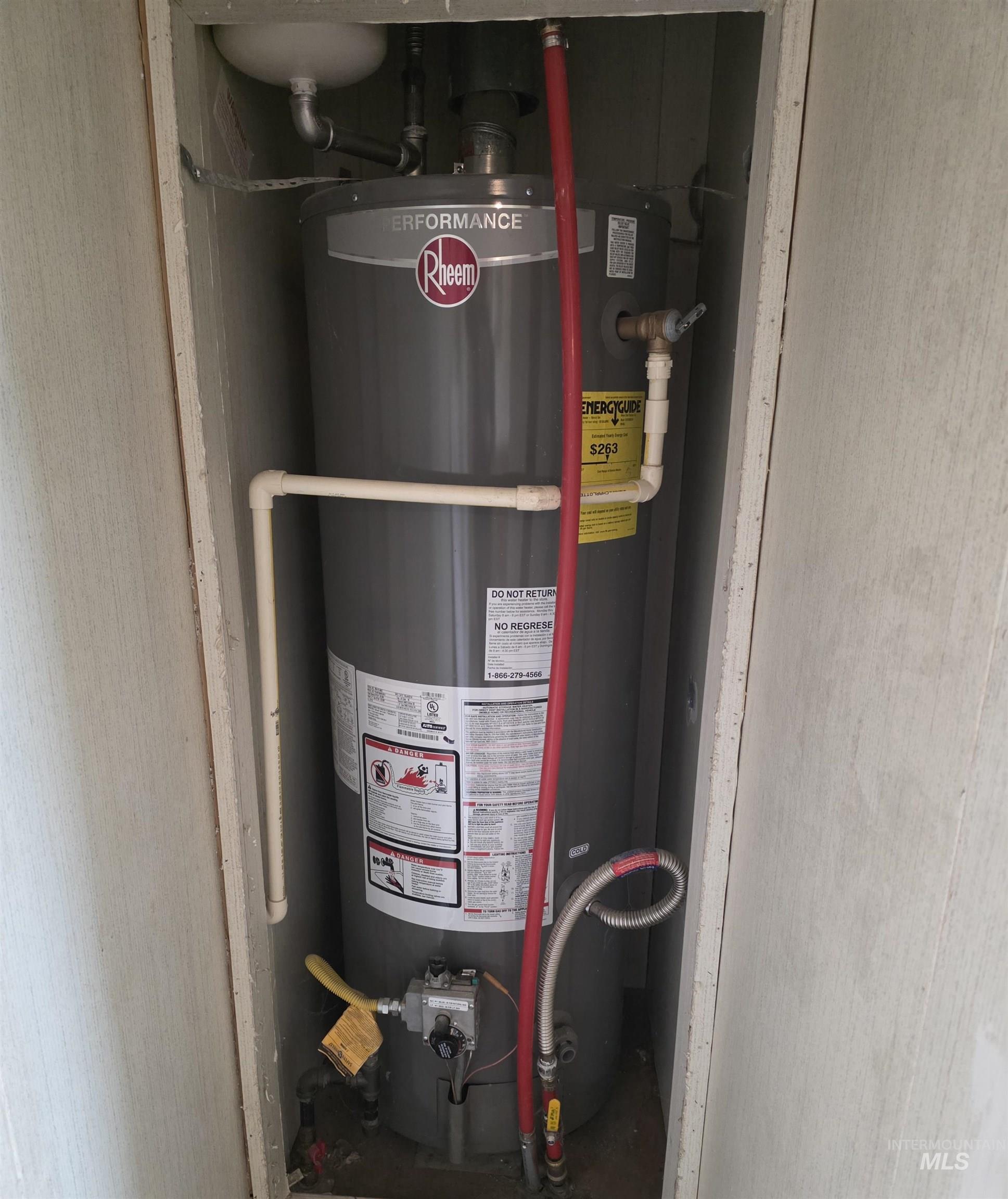 2240 Appleside Blvd, Clarkston, Washington 99403, 2 Bedrooms, 2 Bathrooms, Residential For Sale, Price $189,000,MLS 98979177