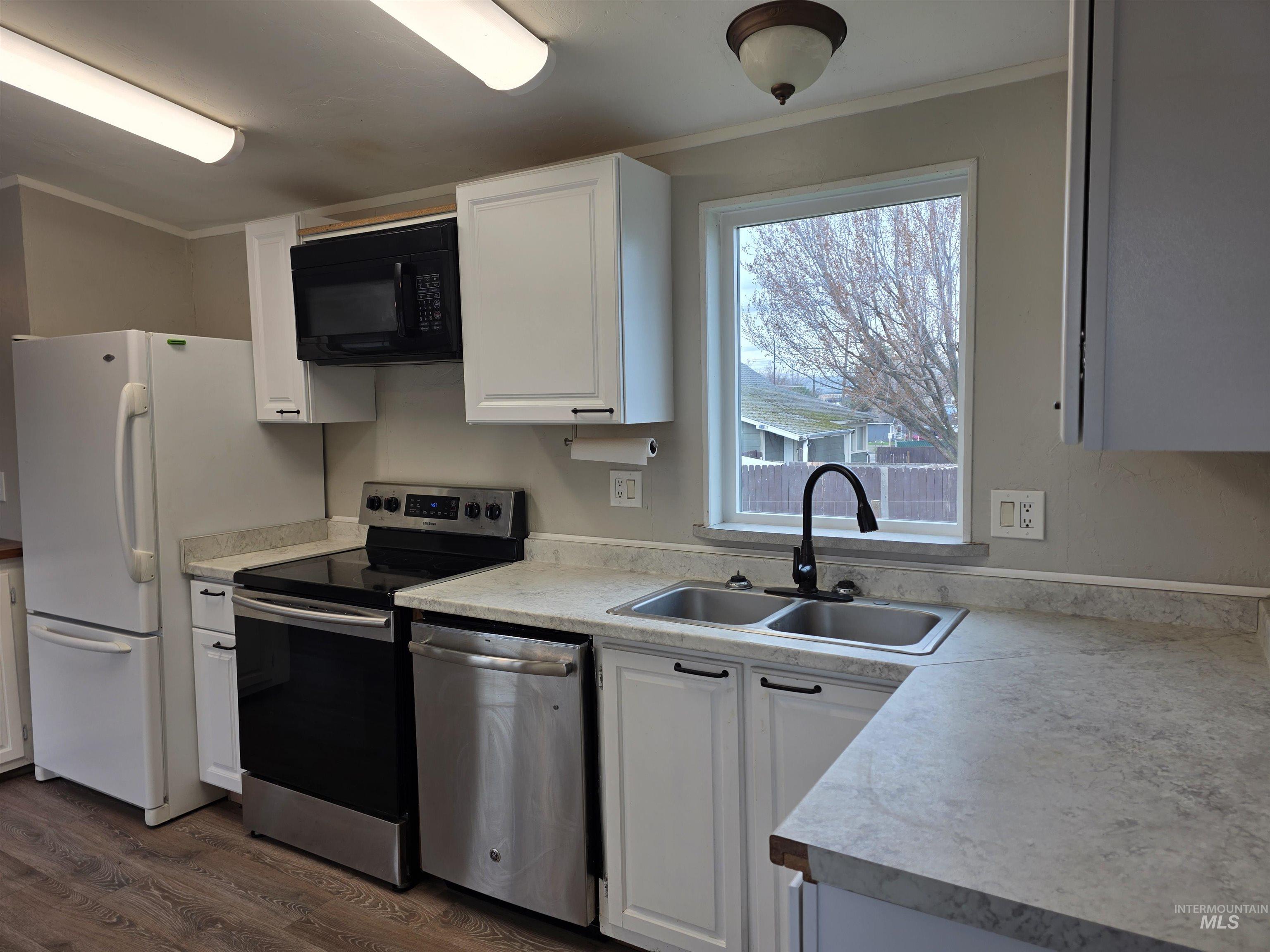 2240 Appleside Blvd, Clarkston, Washington 99403, 2 Bedrooms, 2 Bathrooms, Residential For Sale, Price $189,000,MLS 98979177