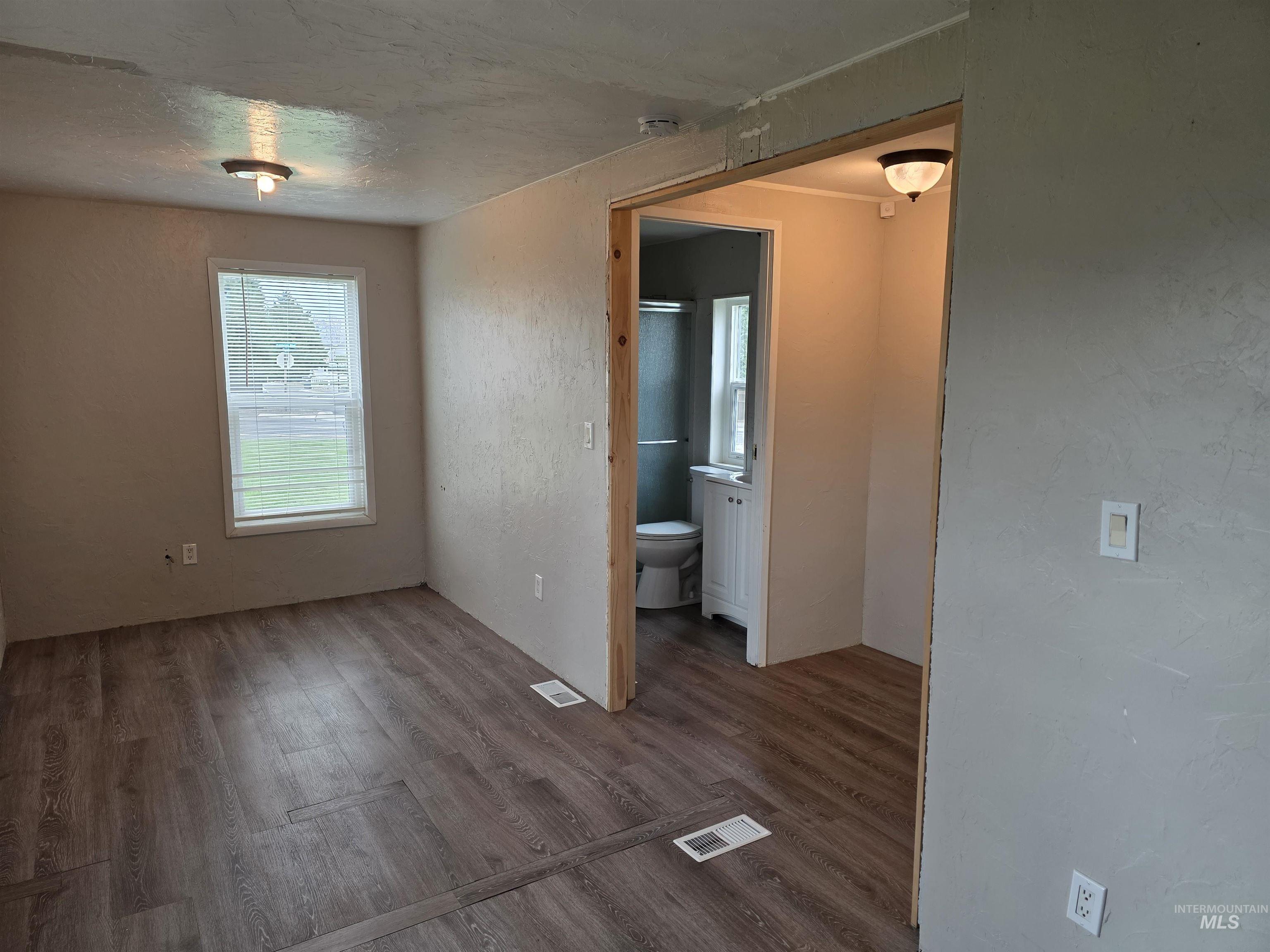 2240 Appleside Blvd, Clarkston, Washington 99403, 2 Bedrooms, 2 Bathrooms, Residential For Sale, Price $189,000,MLS 98979177