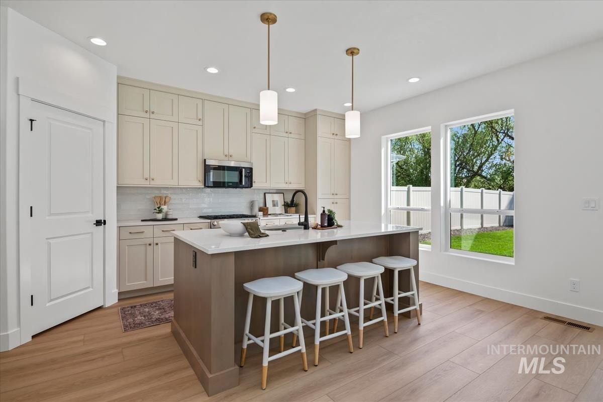 4215 Tropic Way, Caldwell, Idaho 83607, 4 Bedrooms, 2.5 Bathrooms, Residential For Sale, Price $499,880, 98979180