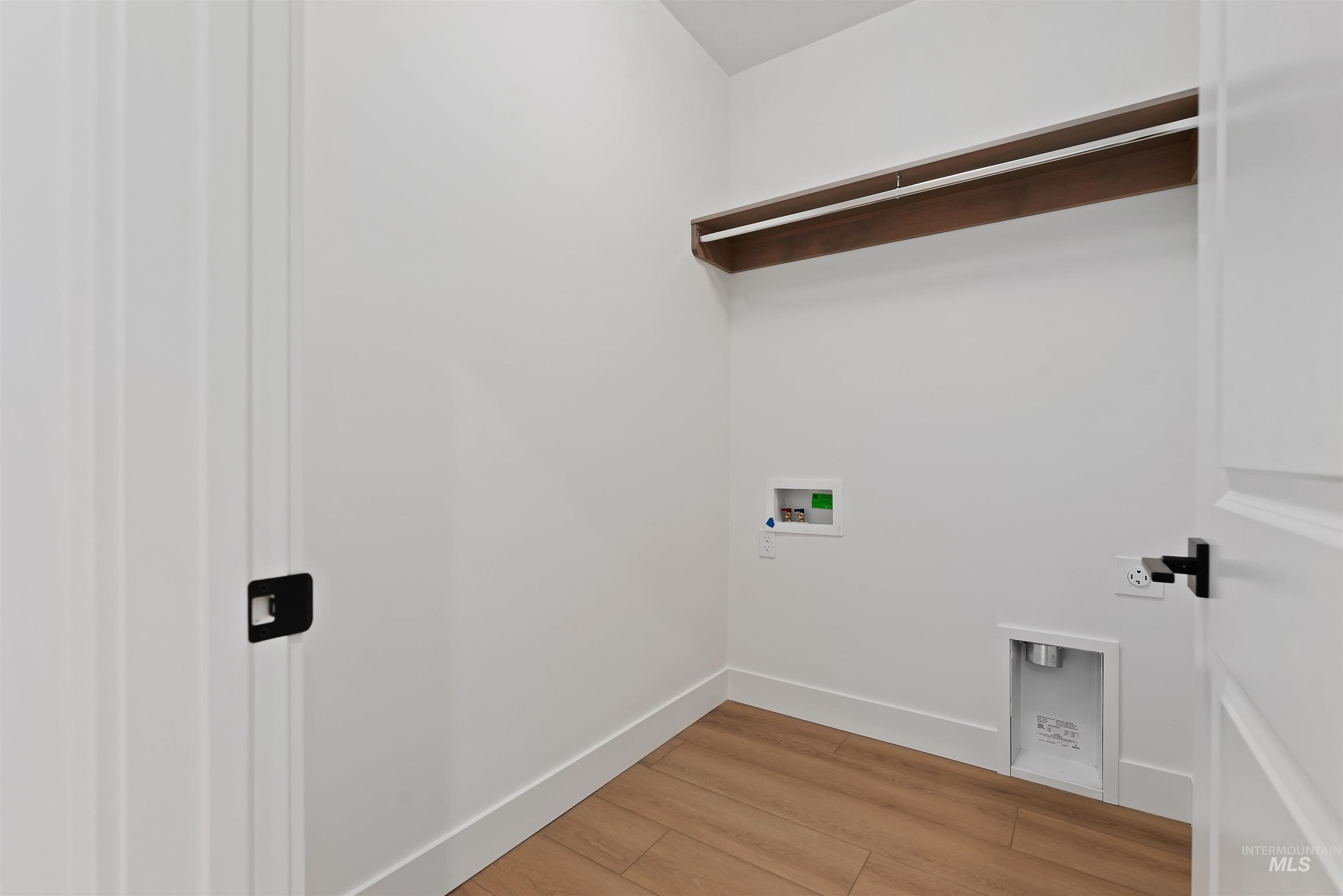 4215 Tropic Way, Caldwell, Idaho 83607, 4 Bedrooms, 2.5 Bathrooms, Residential For Sale, Price $499,880,MLS 98979180