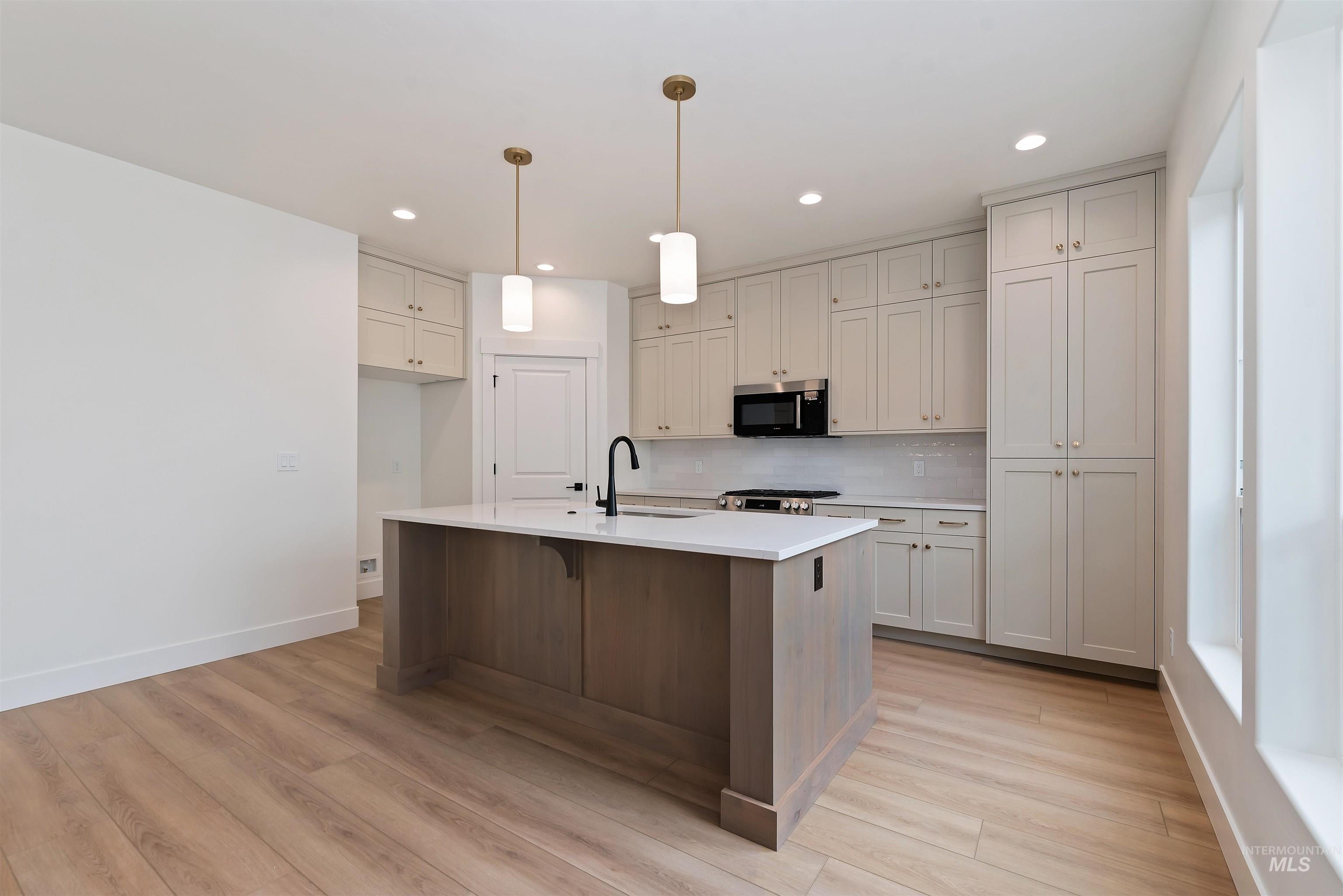 4215 Tropic Way, Caldwell, Idaho 83607, 4 Bedrooms, 2.5 Bathrooms, Residential For Sale, Price $499,880,MLS 98979180