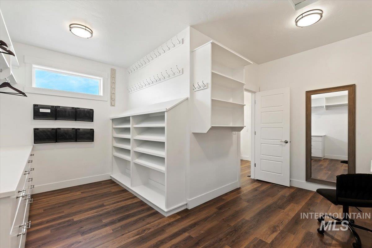 16834 Long Meadow Dr, Caldwell, Idaho 83607, 4 Bedrooms, 3.5 Bathrooms, Residential For Sale, Price $1,179,000,MLS 98979181