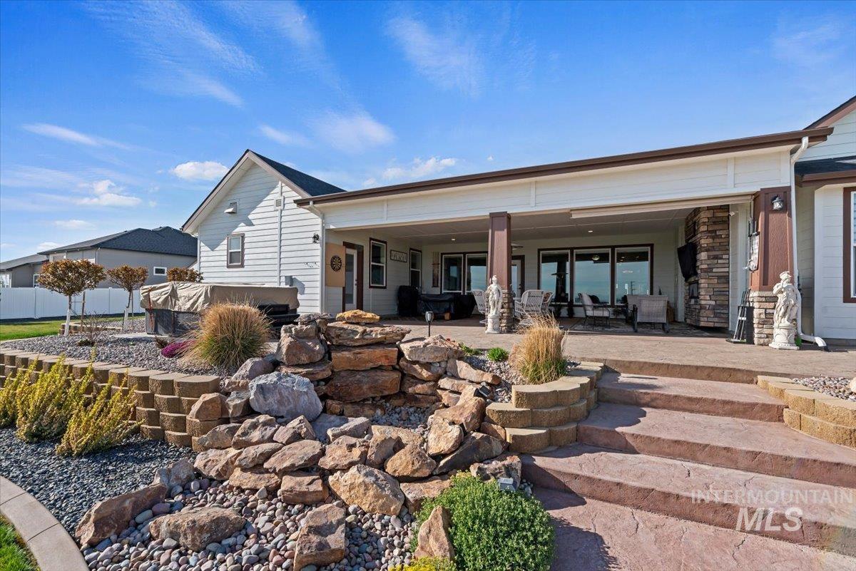 16834 Long Meadow Dr, Caldwell, Idaho 83607, 4 Bedrooms, 3.5 Bathrooms, Residential For Sale, Price $1,179,000,MLS 98979181