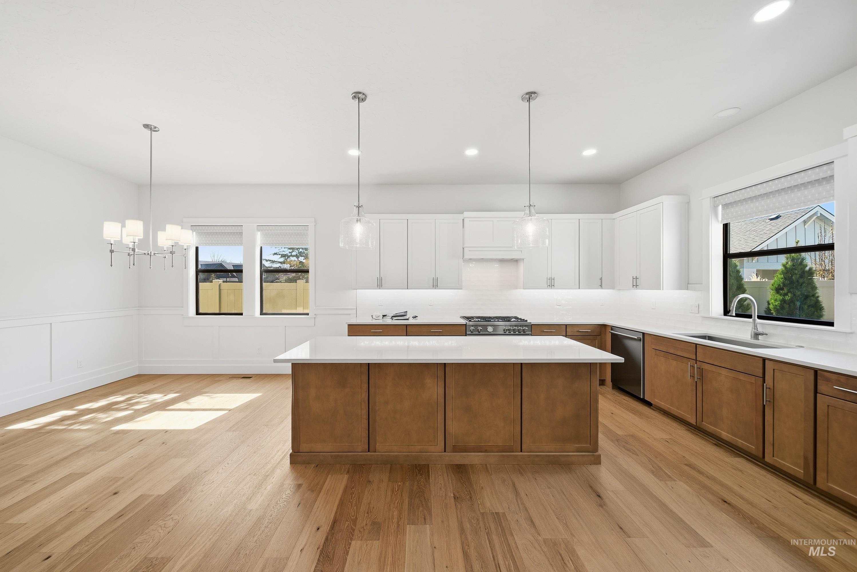 2943 N Sun City Ave, Star, Idaho 83669, 5 Bedrooms, 22.5 Bathrooms, Residential For Sale, Price $765,000,MLS 98979183