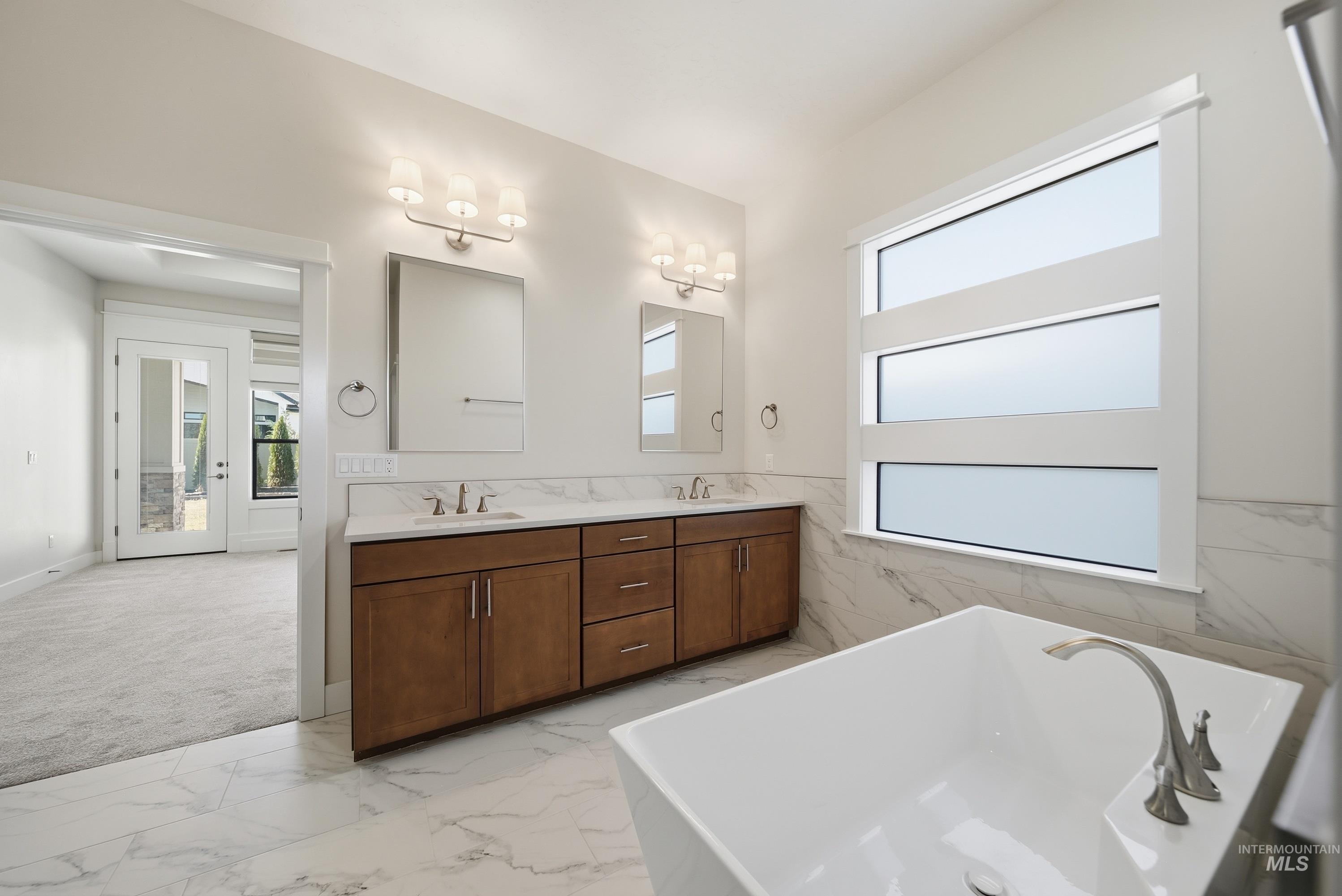 2943 N Sun City Ave, Star, Idaho 83669, 5 Bedrooms, 22.5 Bathrooms, Residential For Sale, Price $765,000,MLS 98979183