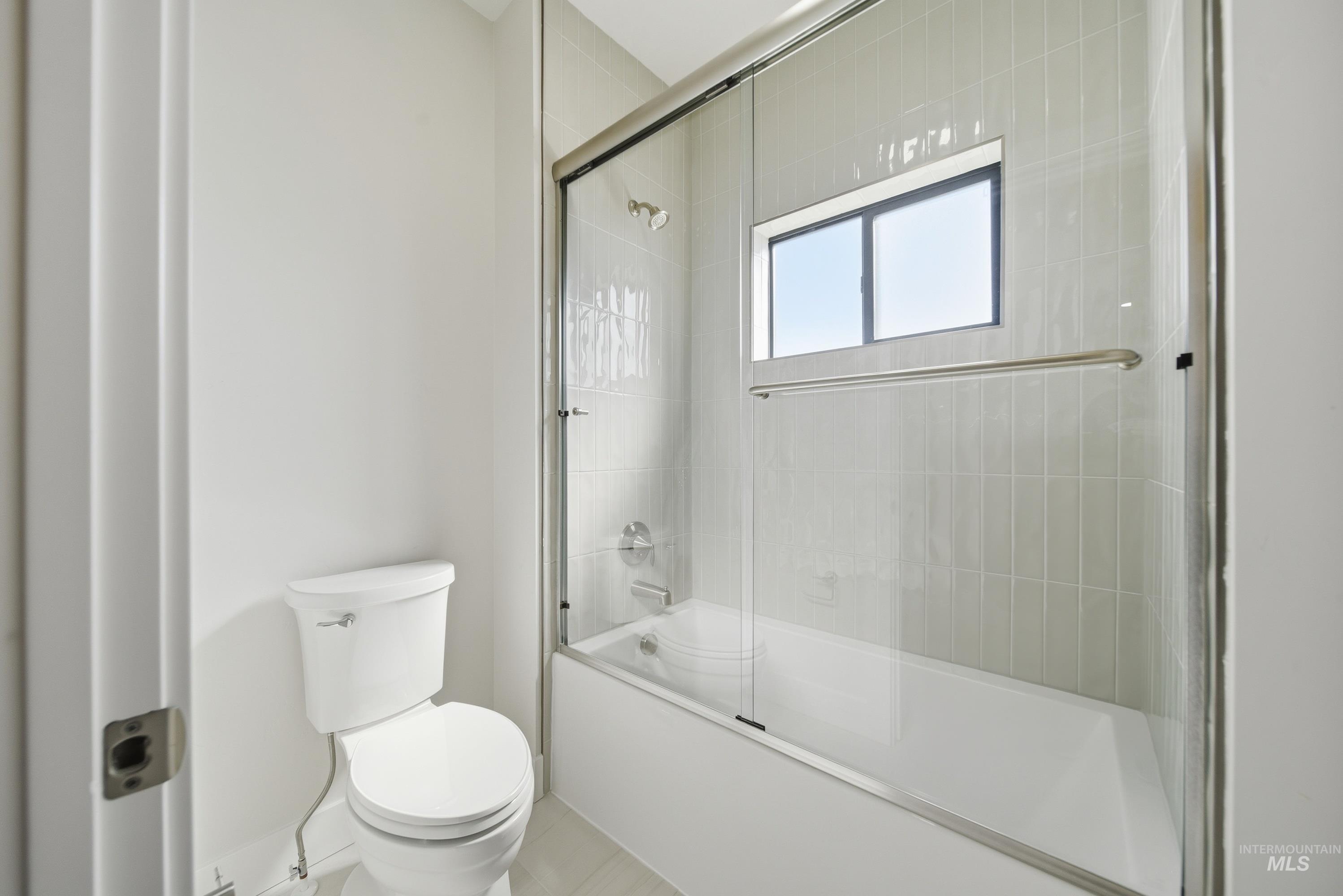 2943 N Sun City Ave, Star, Idaho 83669, 5 Bedrooms, 22.5 Bathrooms, Residential For Sale, Price $765,000,MLS 98979183