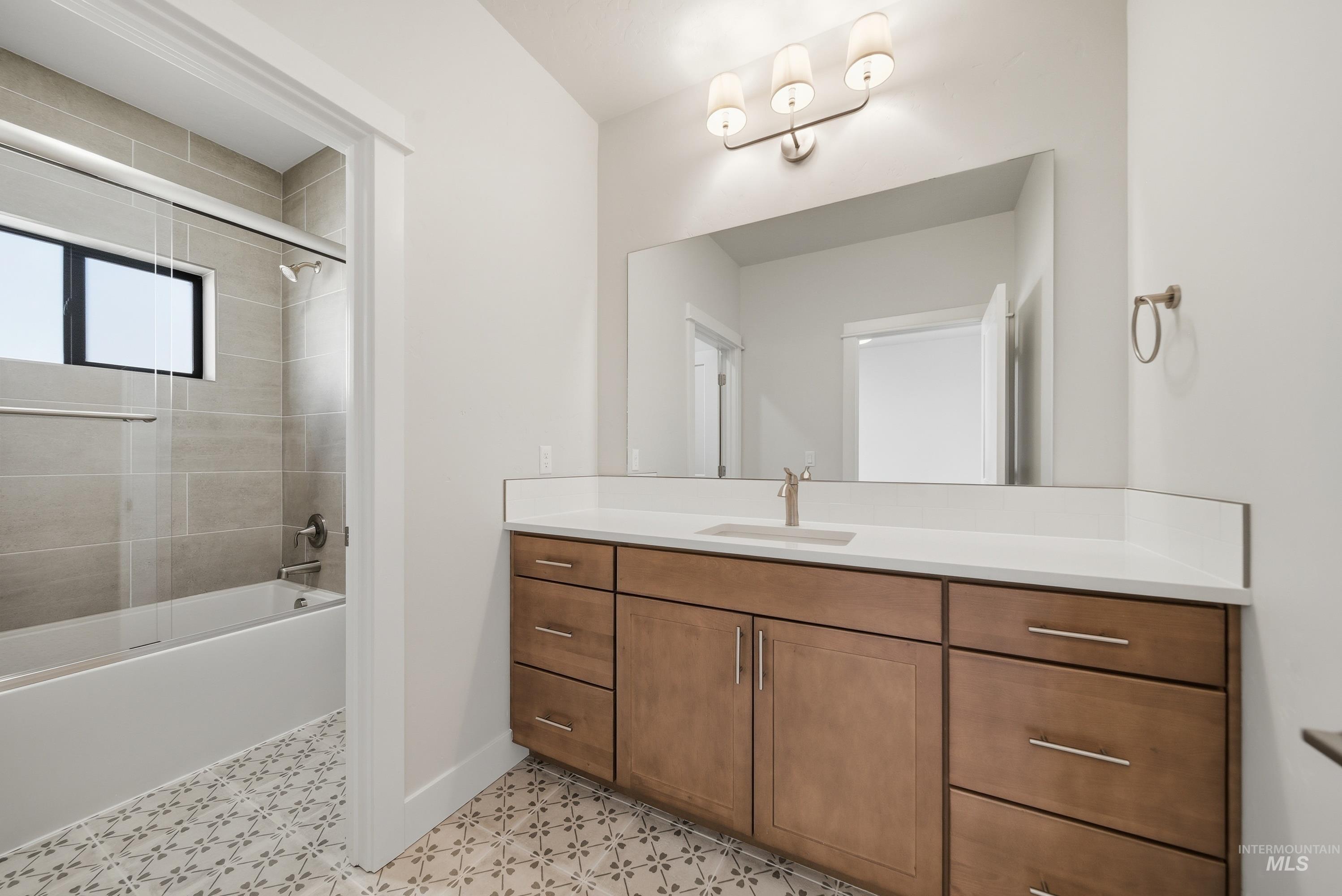 2943 N Sun City Ave, Star, Idaho 83669, 5 Bedrooms, 22.5 Bathrooms, Residential For Sale, Price $765,000,MLS 98979183