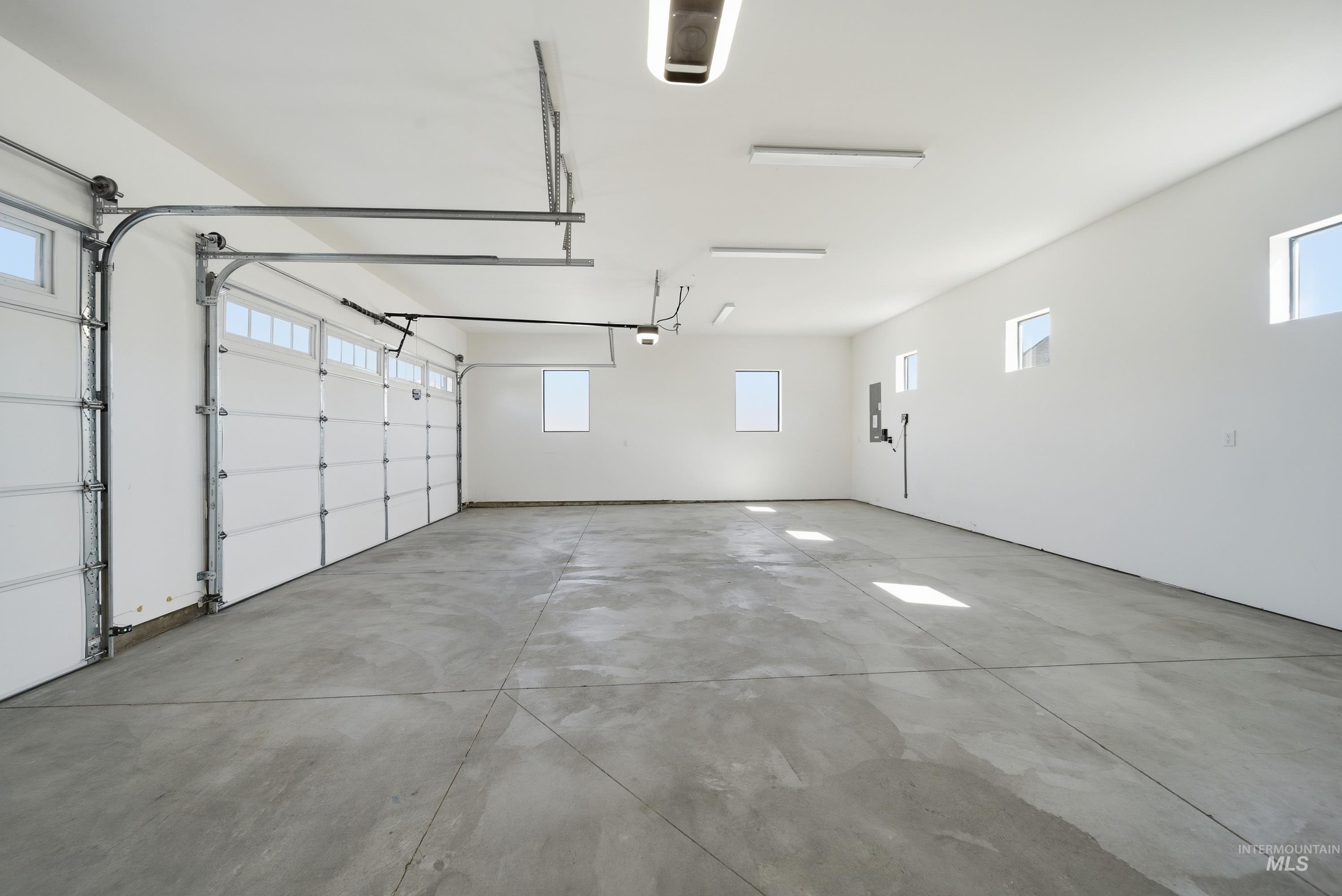 2943 N Sun City Ave, Star, Idaho 83669, 5 Bedrooms, 22.5 Bathrooms, Residential For Sale, Price $765,000,MLS 98979183