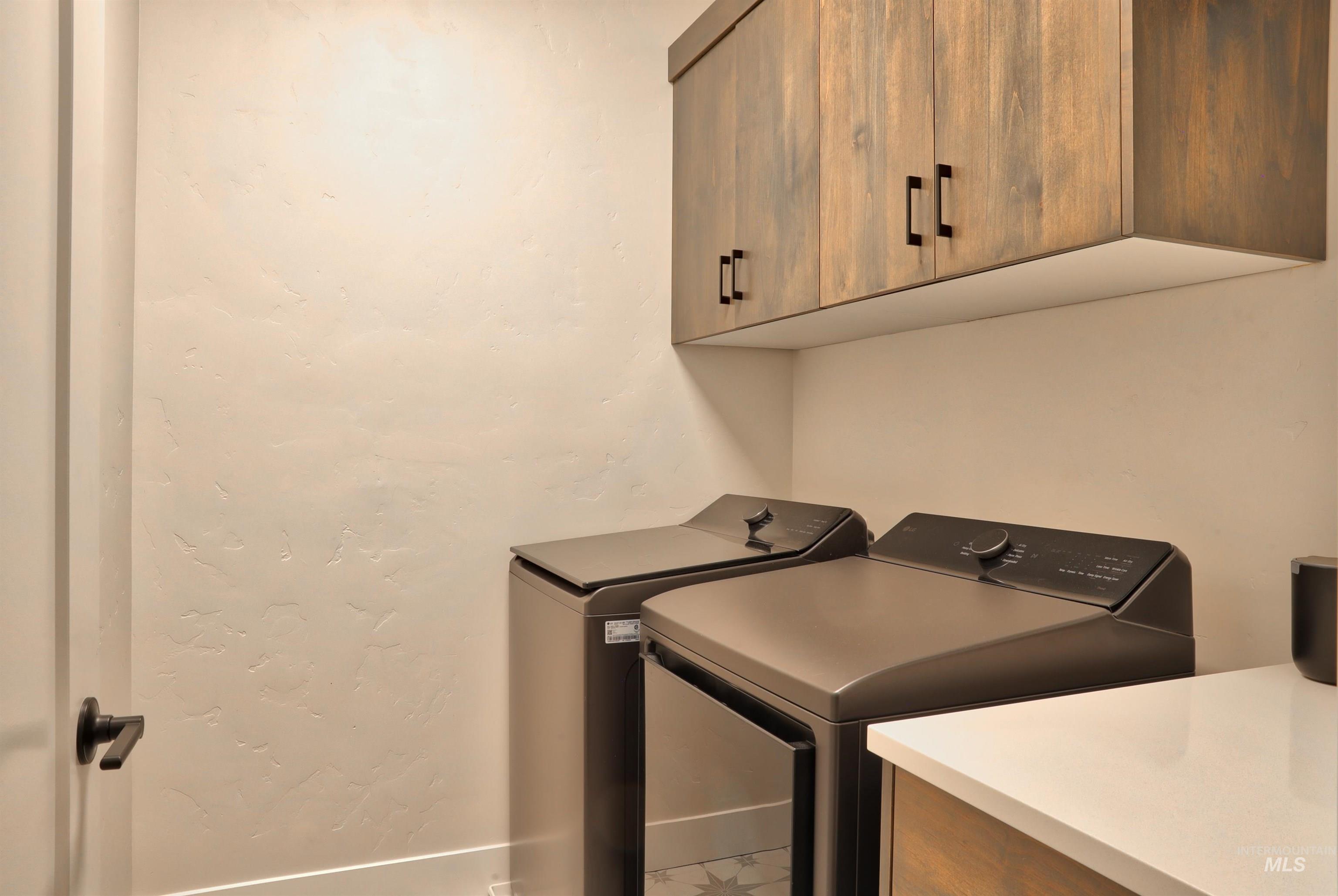 7033 S Zenith, Meridian, Idaho 83642, 4 Bedrooms, 3 Bathrooms, Residential For Sale, Price $685,000,MLS 98979187