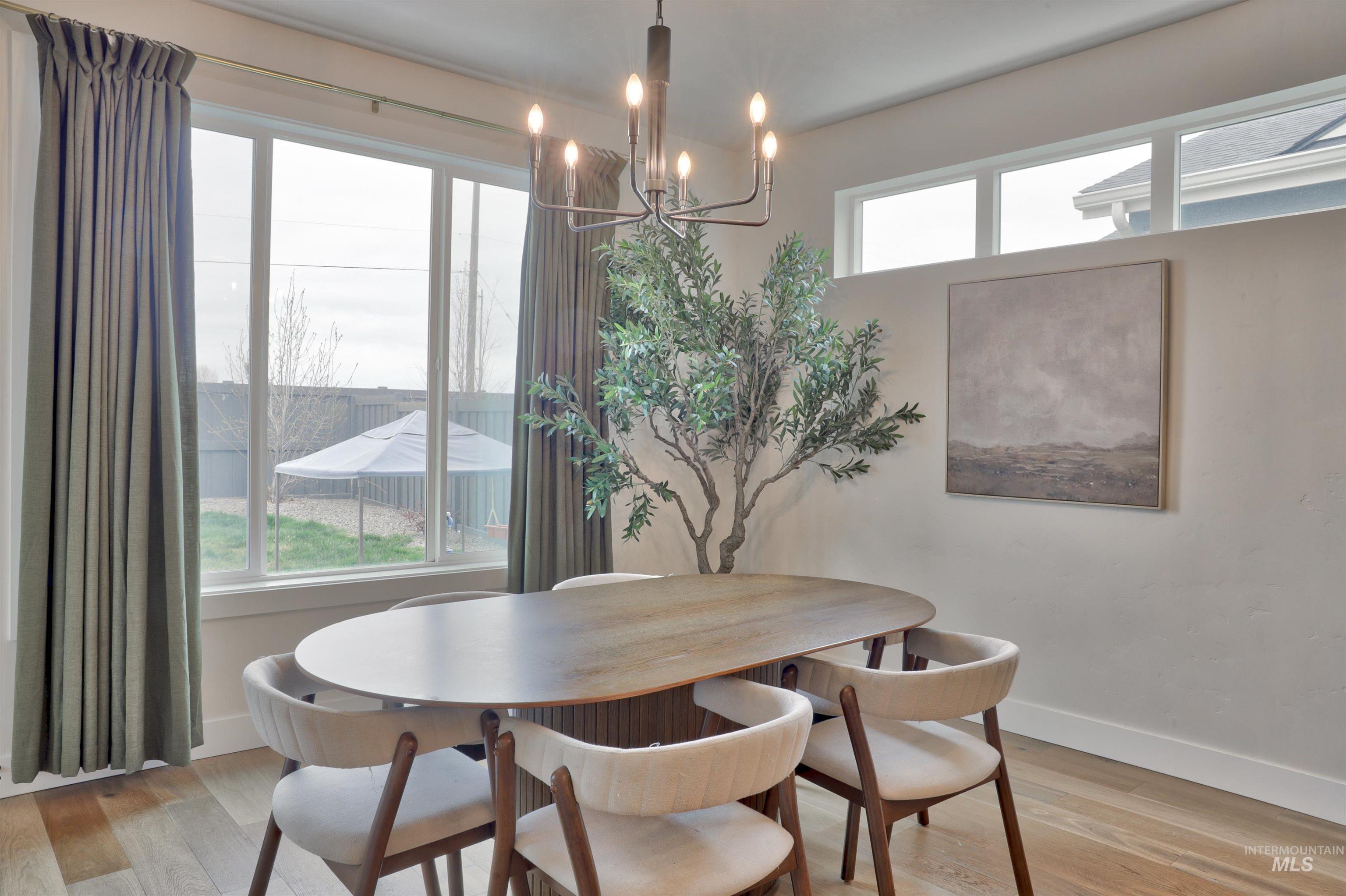 7033 S Zenith, Meridian, Idaho 83642, 4 Bedrooms, 3 Bathrooms, Residential For Sale, Price $685,000,MLS 98979187