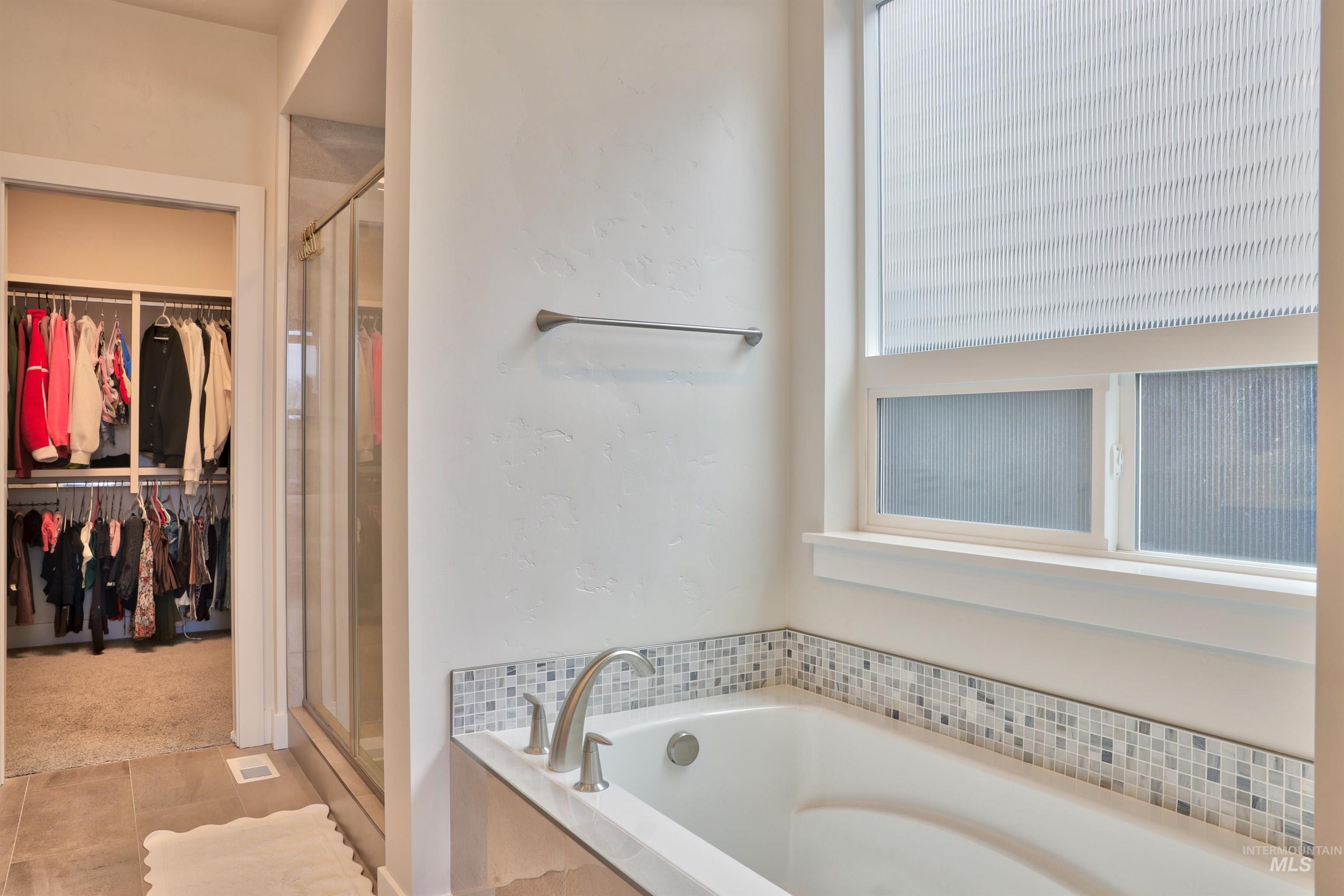 7033 S Zenith, Meridian, Idaho 83642, 4 Bedrooms, 3 Bathrooms, Residential For Sale, Price $685,000,MLS 98979187