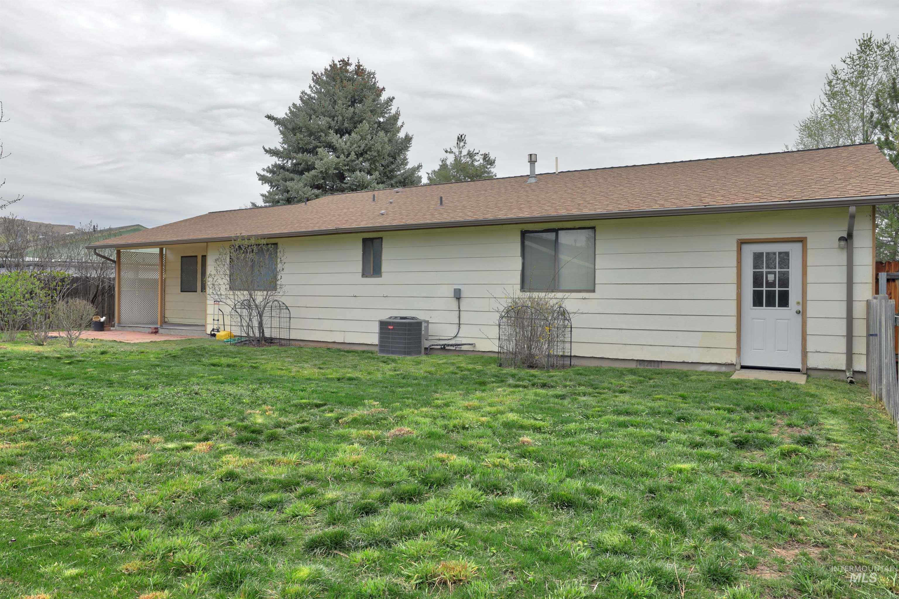 3257 S Norfolk Way, Boise, Idaho 83706-5426, 3 Bedrooms, 2 Bathrooms, Residential For Sale, Price $515,000,MLS 98979191