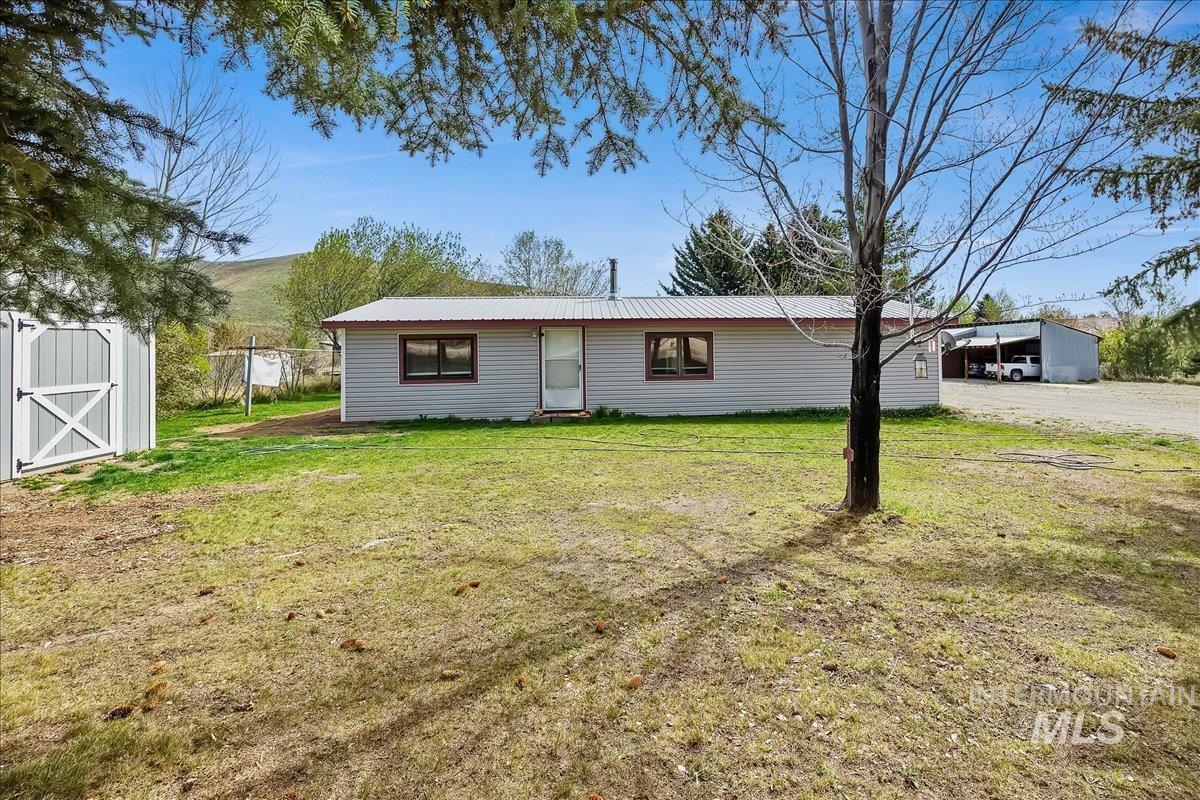 102 Willow Creek Rd, Fairfield, Idaho 83327, 3 Bedrooms, 1.5 Bathrooms, Residential For Sale, Price $399,000,MLS 98979192