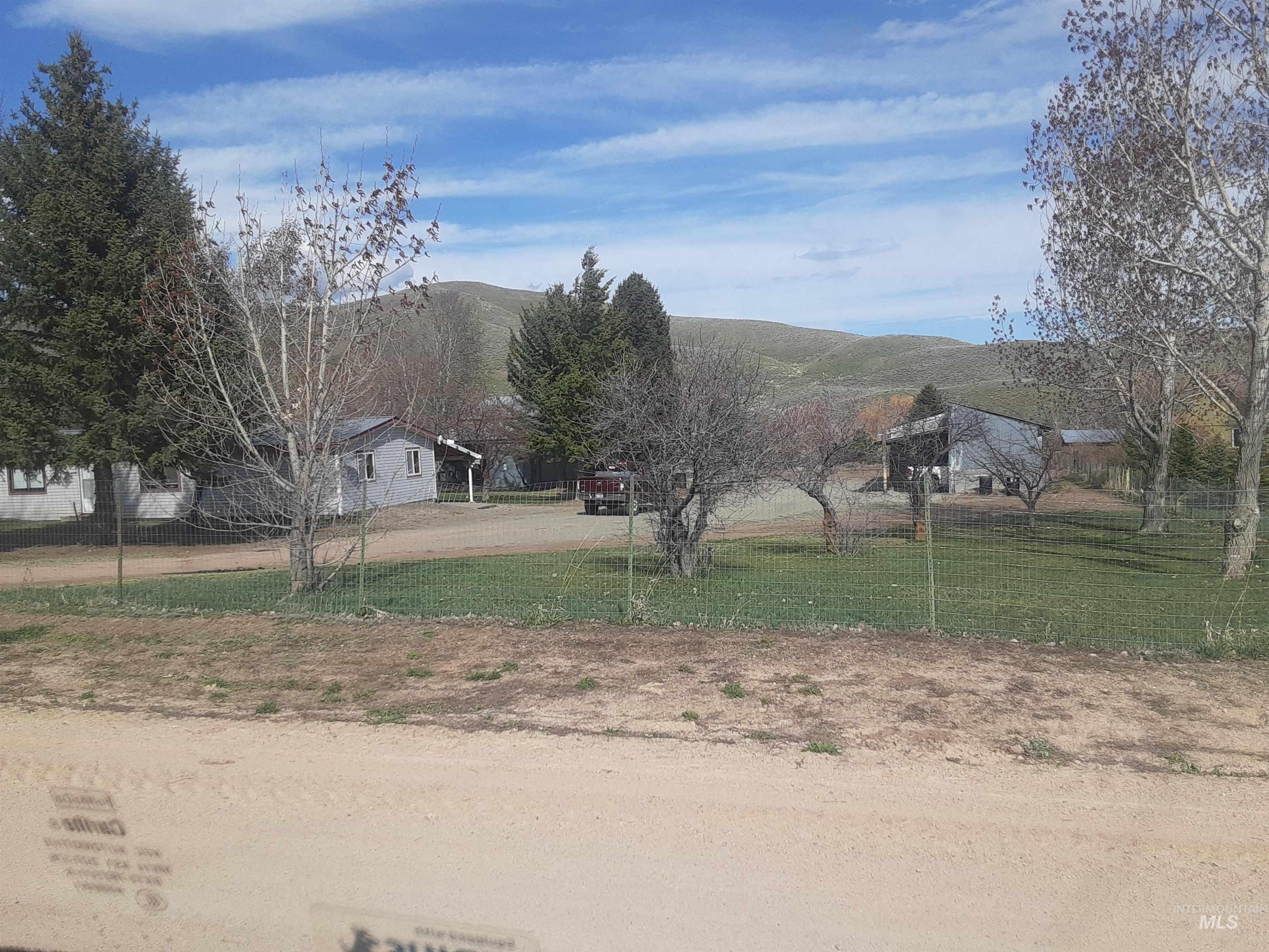 102 Willow Creek Rd, Fairfield, Idaho 83327, 3 Bedrooms, 1.5 Bathrooms, Residential For Sale, Price $409,000,MLS 98979192