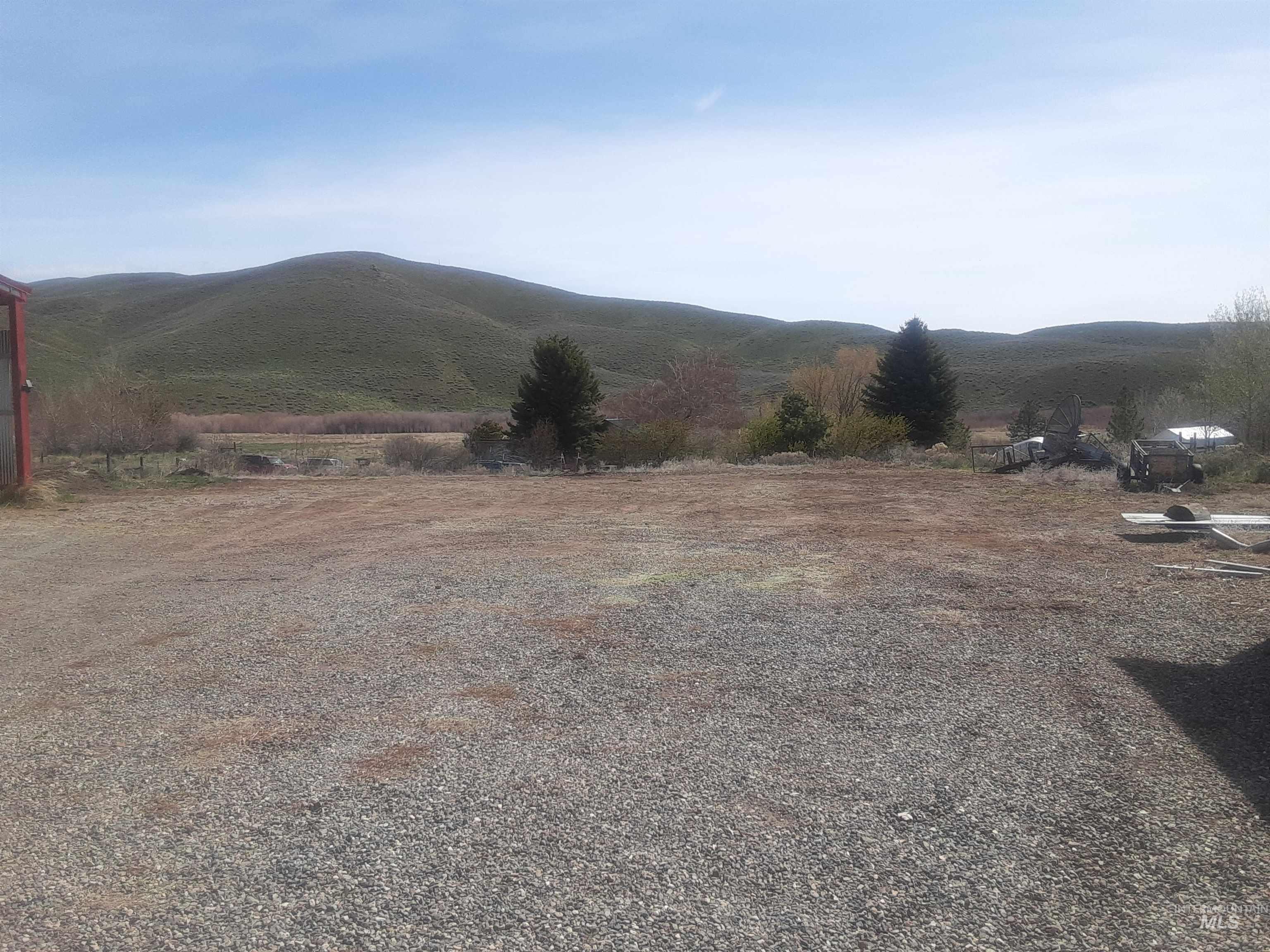 102 Willow Creek Rd, Fairfield, Idaho 83327, 3 Bedrooms, 1.5 Bathrooms, Residential For Sale, Price $409,000,MLS 98979192