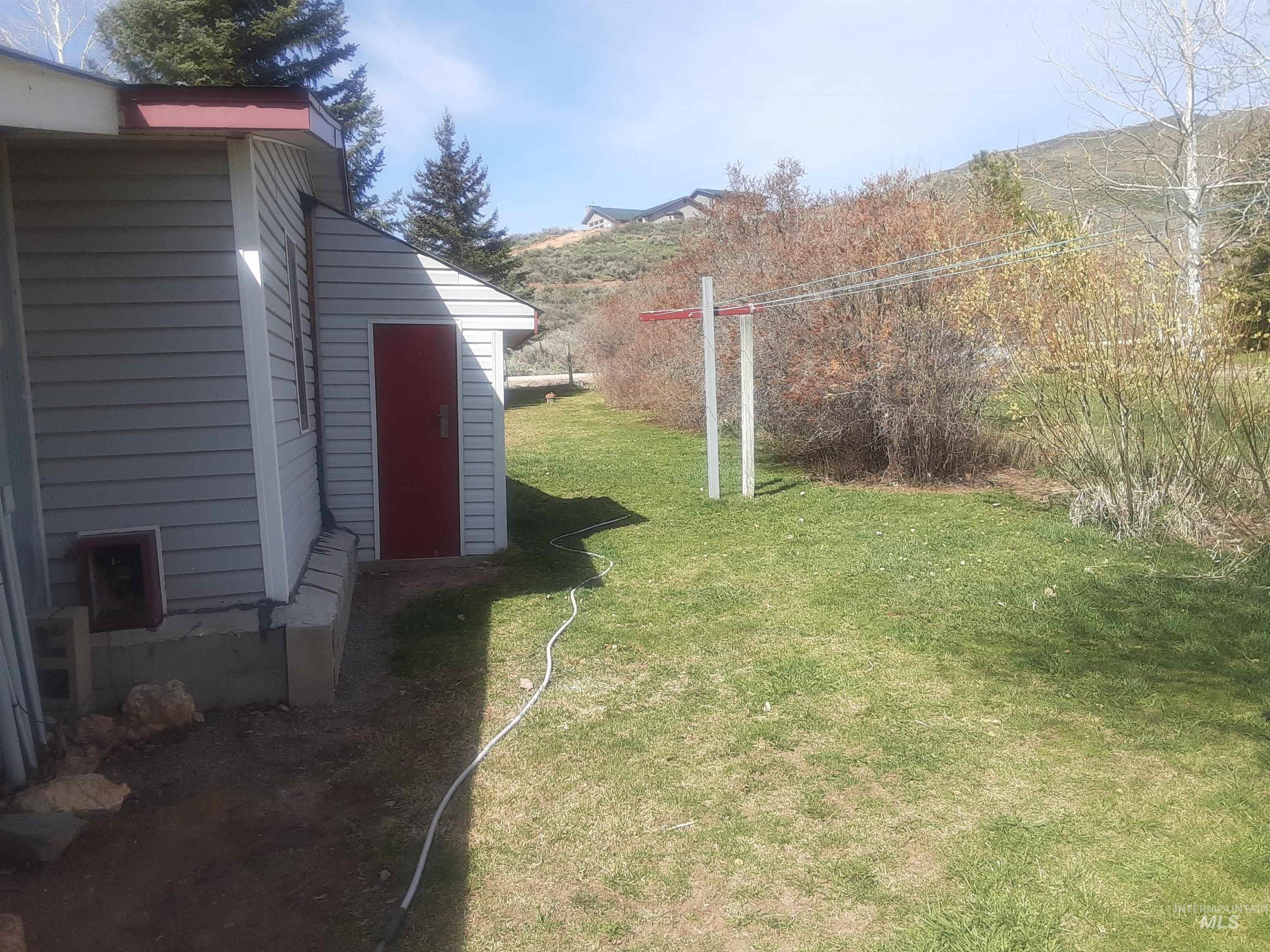 102 Willow Creek Rd, Fairfield, Idaho 83327, 3 Bedrooms, 1.5 Bathrooms, Residential For Sale, Price $409,000, 98979192