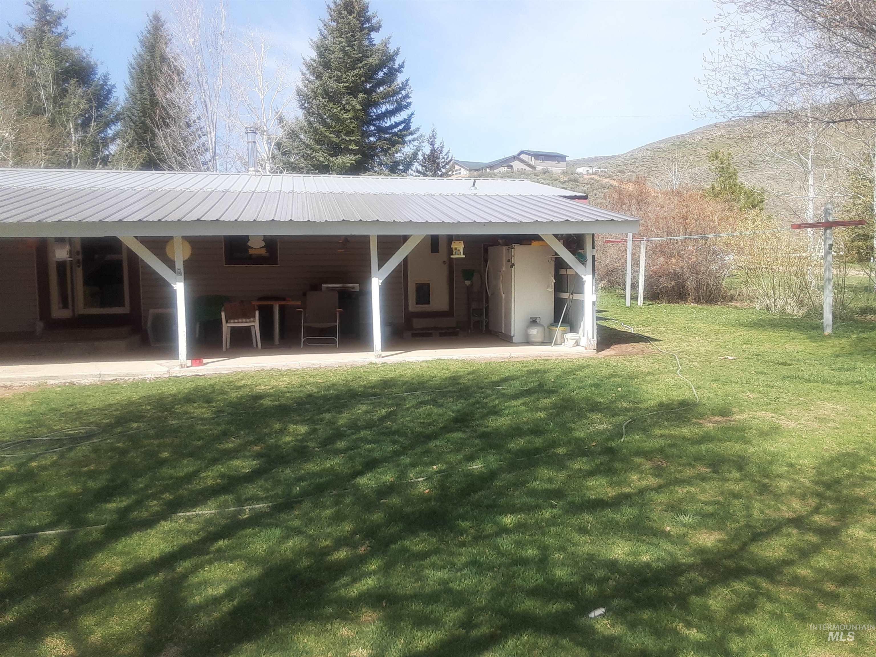 102 Willow Creek Rd, Fairfield, Idaho 83327, 3 Bedrooms, 1.5 Bathrooms, Residential For Sale, Price $409,000,MLS 98979192