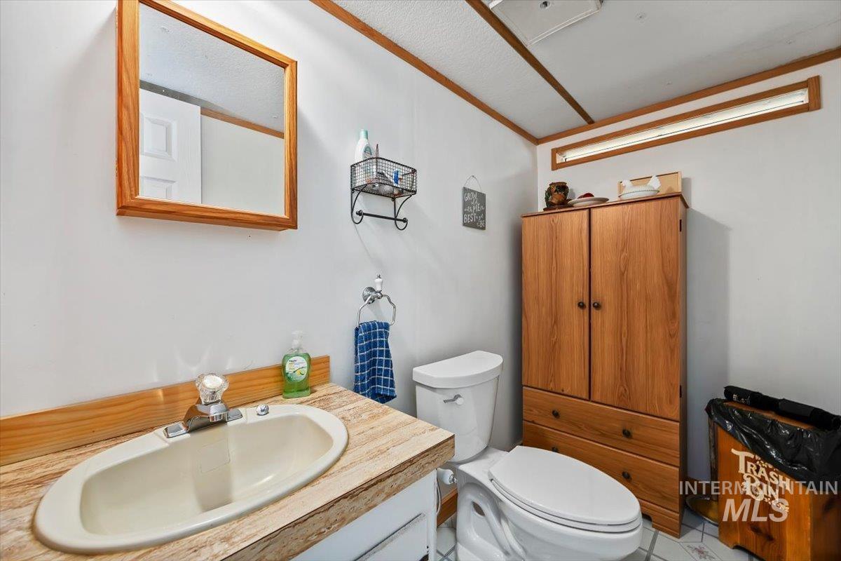 102 Willow Creek Rd, Fairfield, Idaho 83327, 3 Bedrooms, 1.5 Bathrooms, Residential For Sale, Price $399,000,MLS 98979192