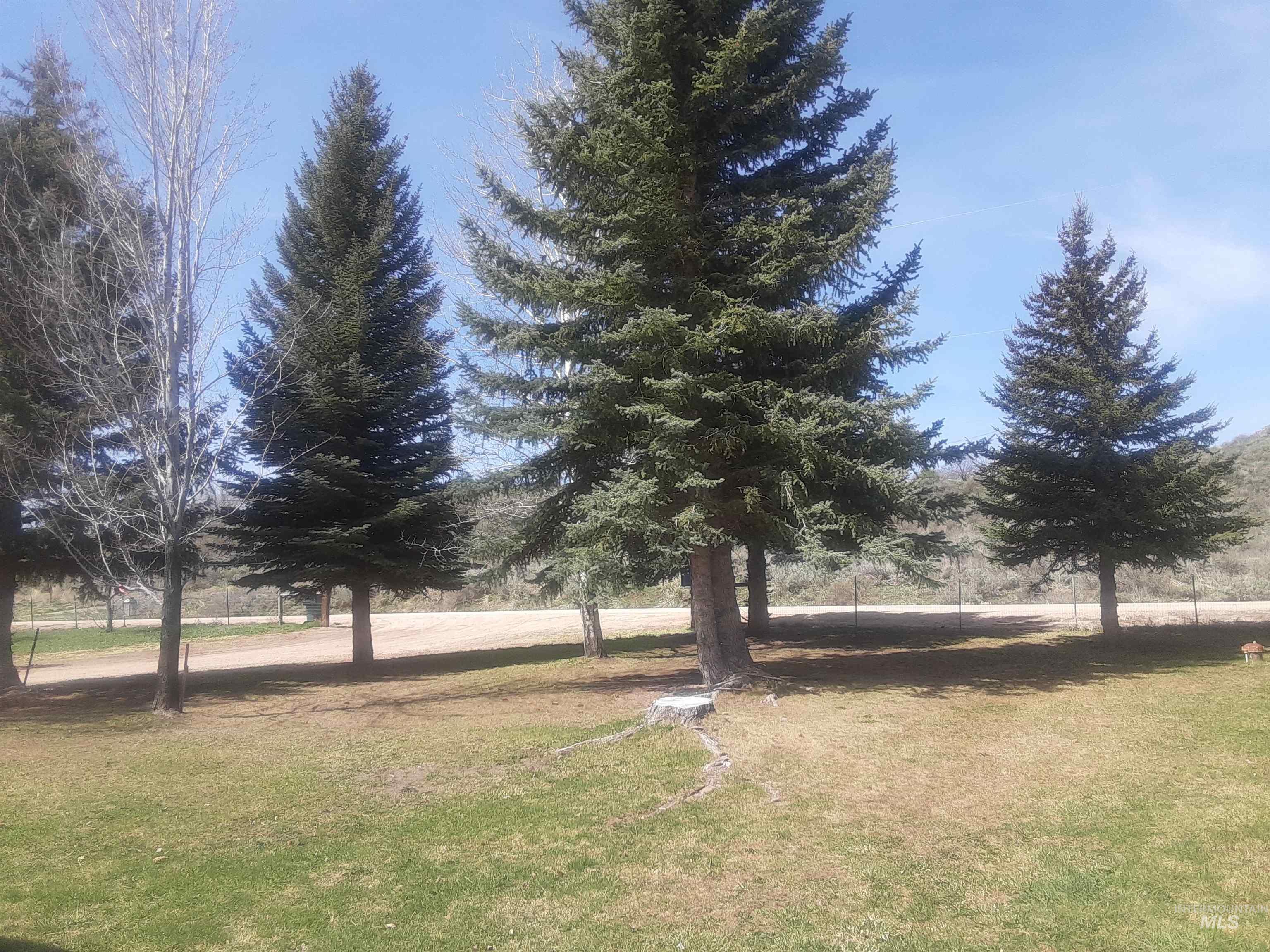 102 Willow Creek Rd, Fairfield, Idaho 83327, 3 Bedrooms, 1.5 Bathrooms, Residential For Sale, Price $409,000,MLS 98979192