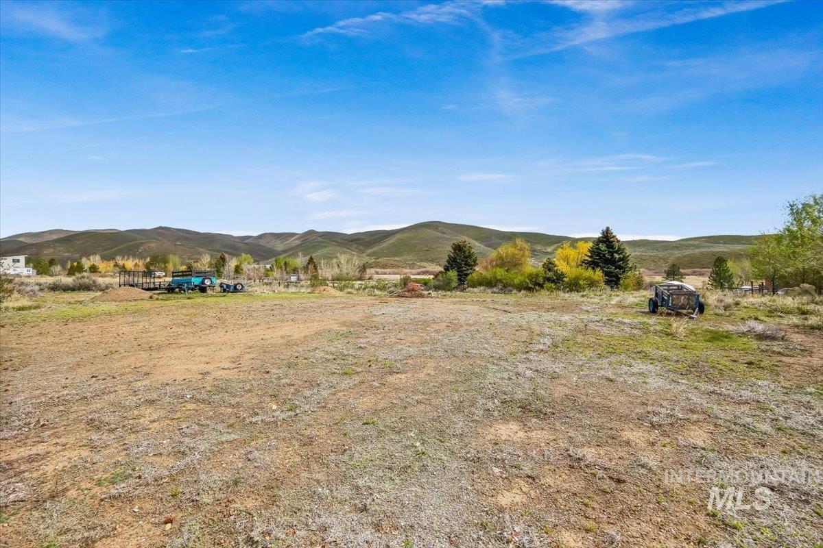 102 Willow Creek Rd, Fairfield, Idaho 83327, 3 Bedrooms, 1.5 Bathrooms, Residential For Sale, Price $399,000,MLS 98979192