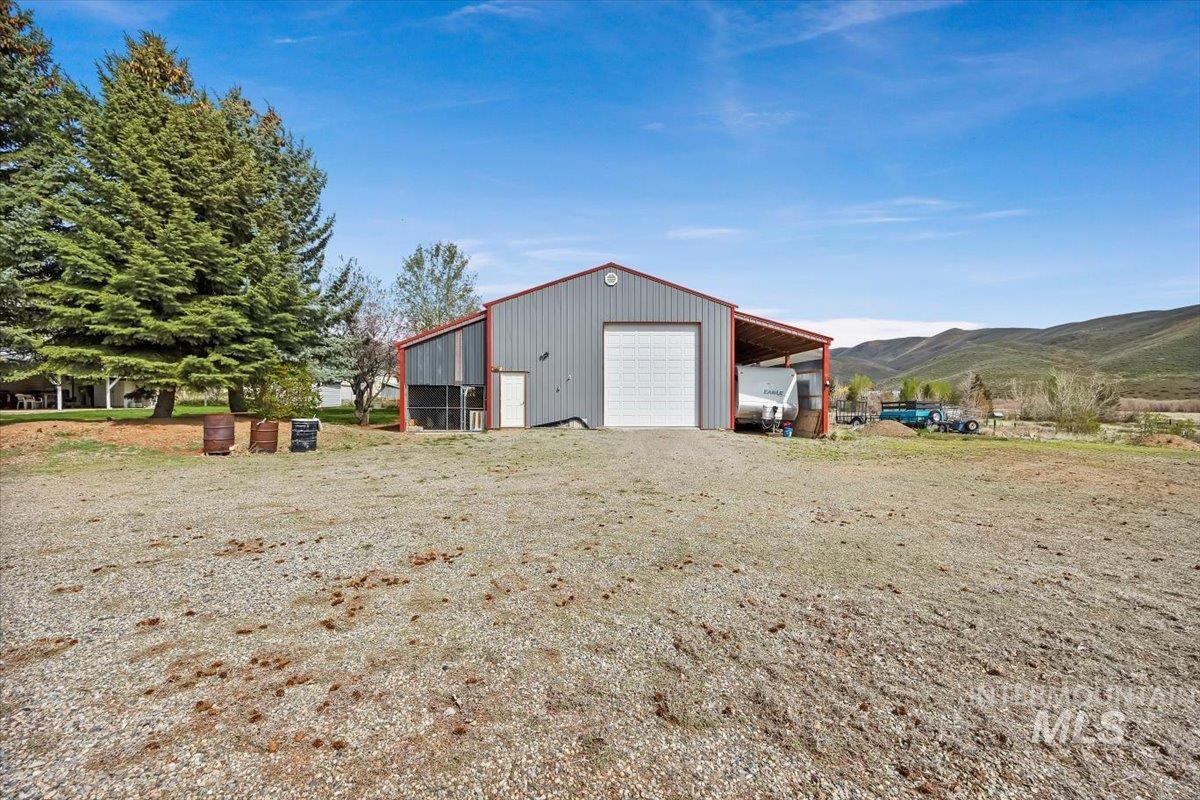 102 Willow Creek Rd, Fairfield, Idaho 83327, 3 Bedrooms, 1.5 Bathrooms, Residential For Sale, Price $399,000,MLS 98979192