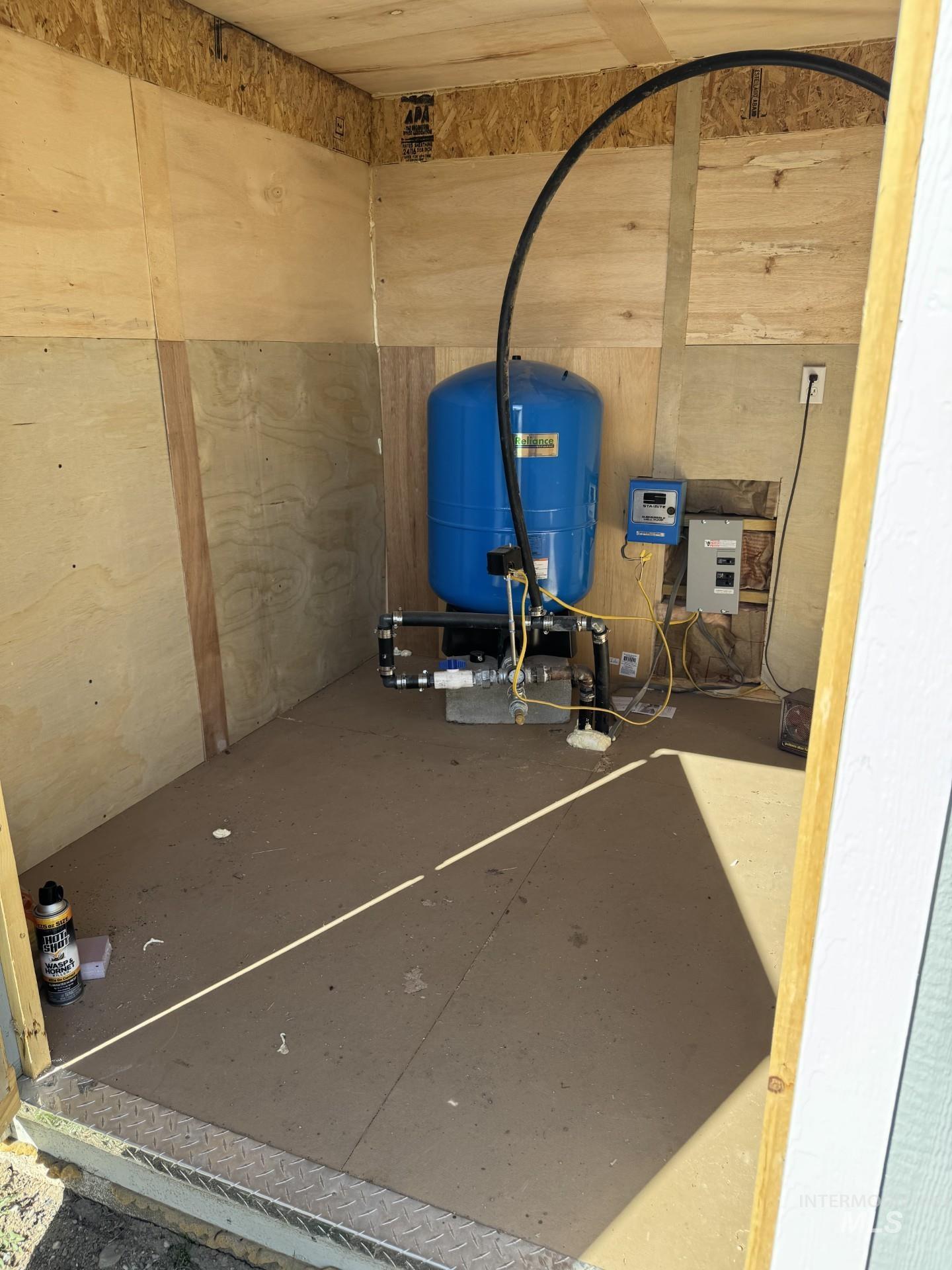 102 Willow Creek Rd, Fairfield, Idaho 83327, 3 Bedrooms, 1.5 Bathrooms, Residential For Sale, Price $409,000,MLS 98979192