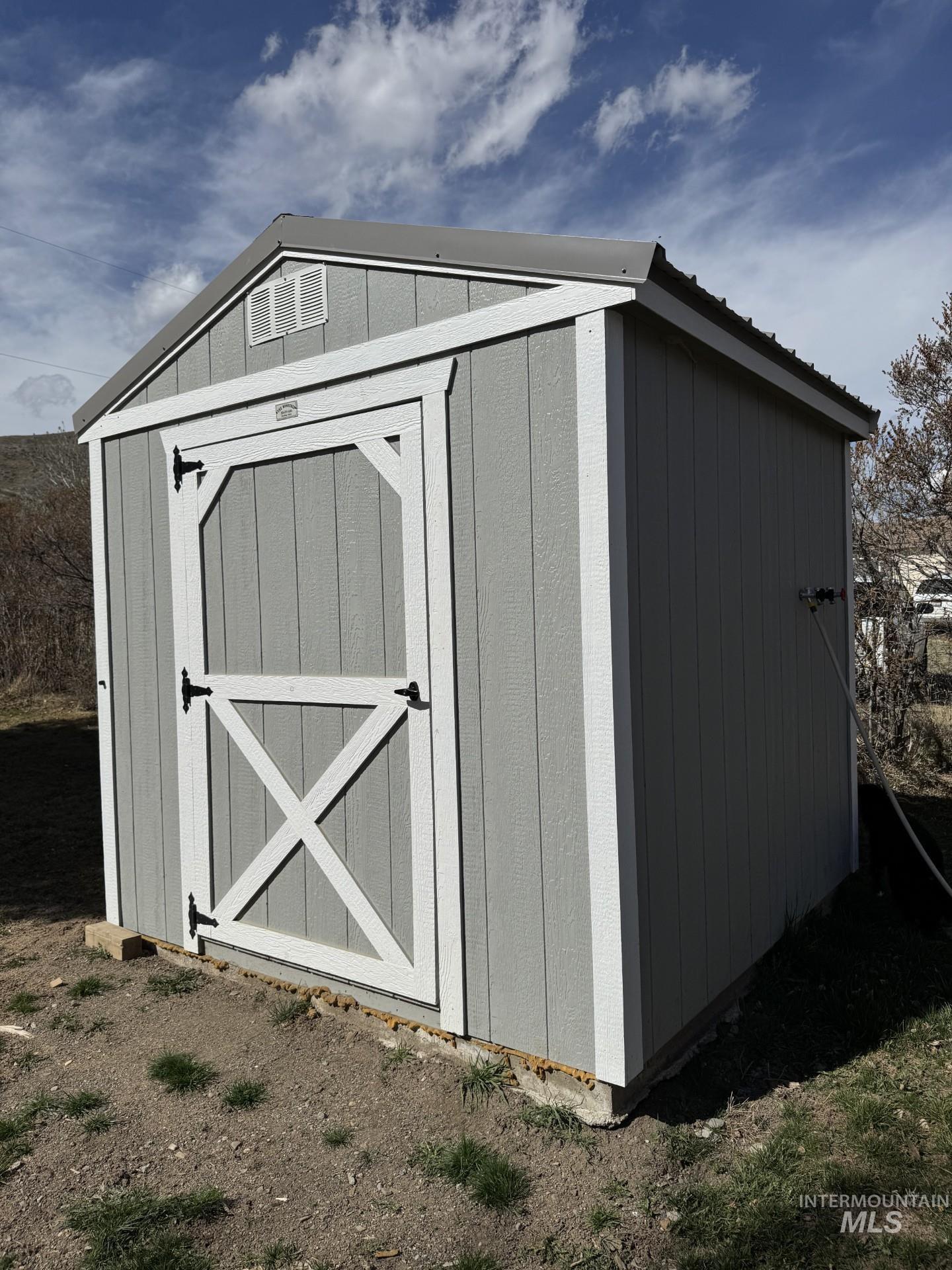 102 Willow Creek Rd, Fairfield, Idaho 83327, 3 Bedrooms, 1.5 Bathrooms, Residential For Sale, Price $409,000,MLS 98979192