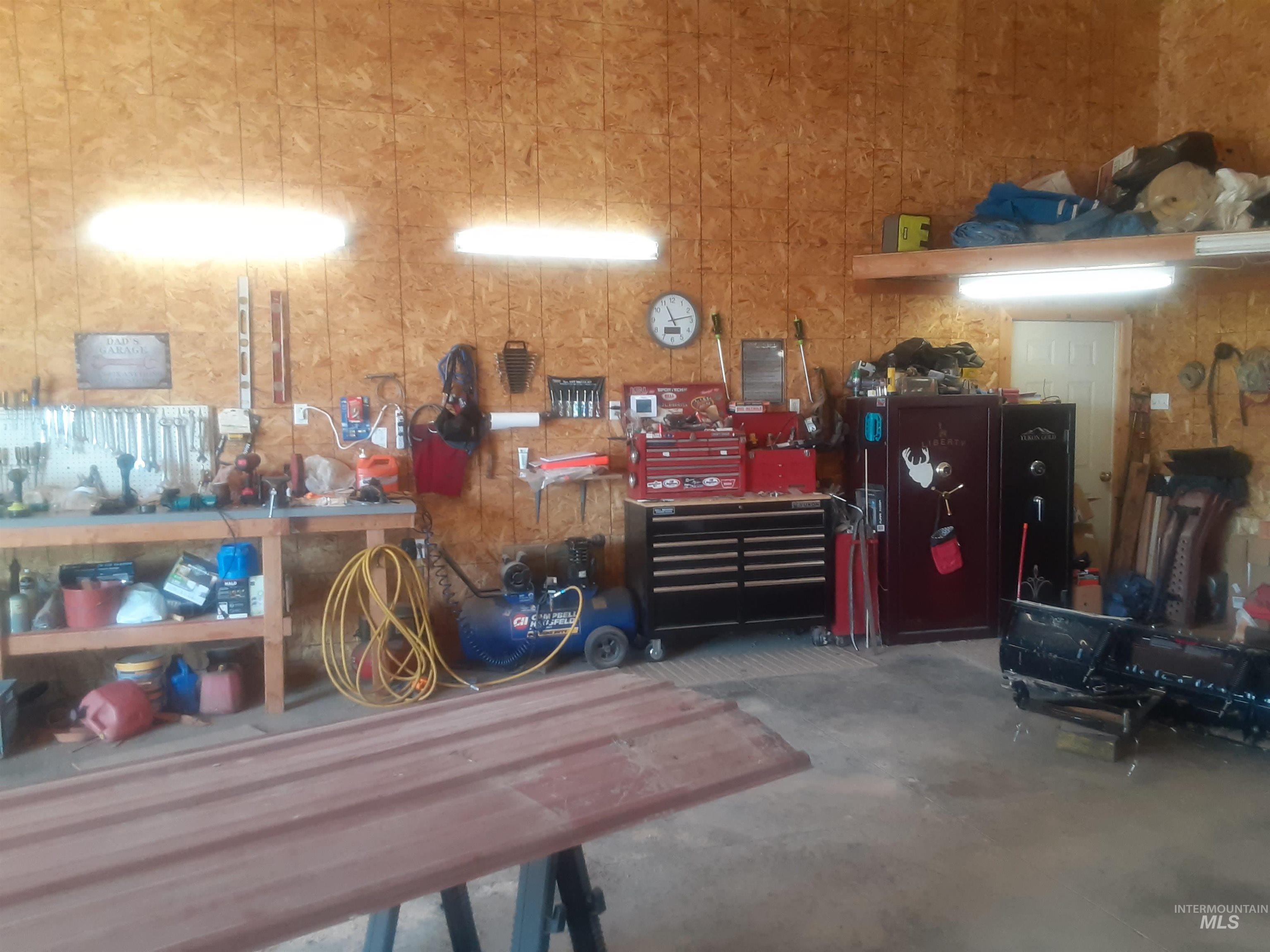 102 Willow Creek Rd, Fairfield, Idaho 83327, 3 Bedrooms, 1.5 Bathrooms, Residential For Sale, Price $409,000, 98979192