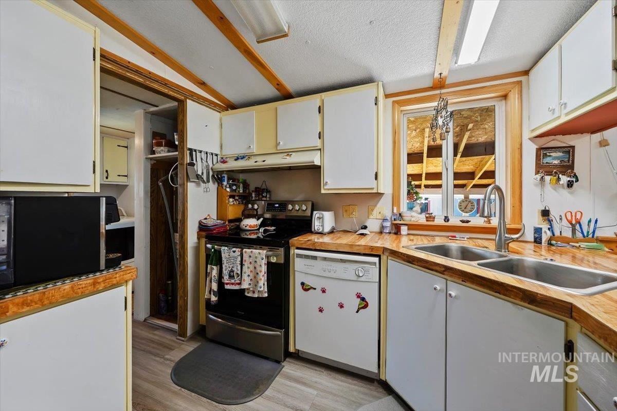 102 Willow Creek Rd, Fairfield, Idaho 83327, 3 Bedrooms, 1.5 Bathrooms, Residential For Sale, Price $399,000,MLS 98979192