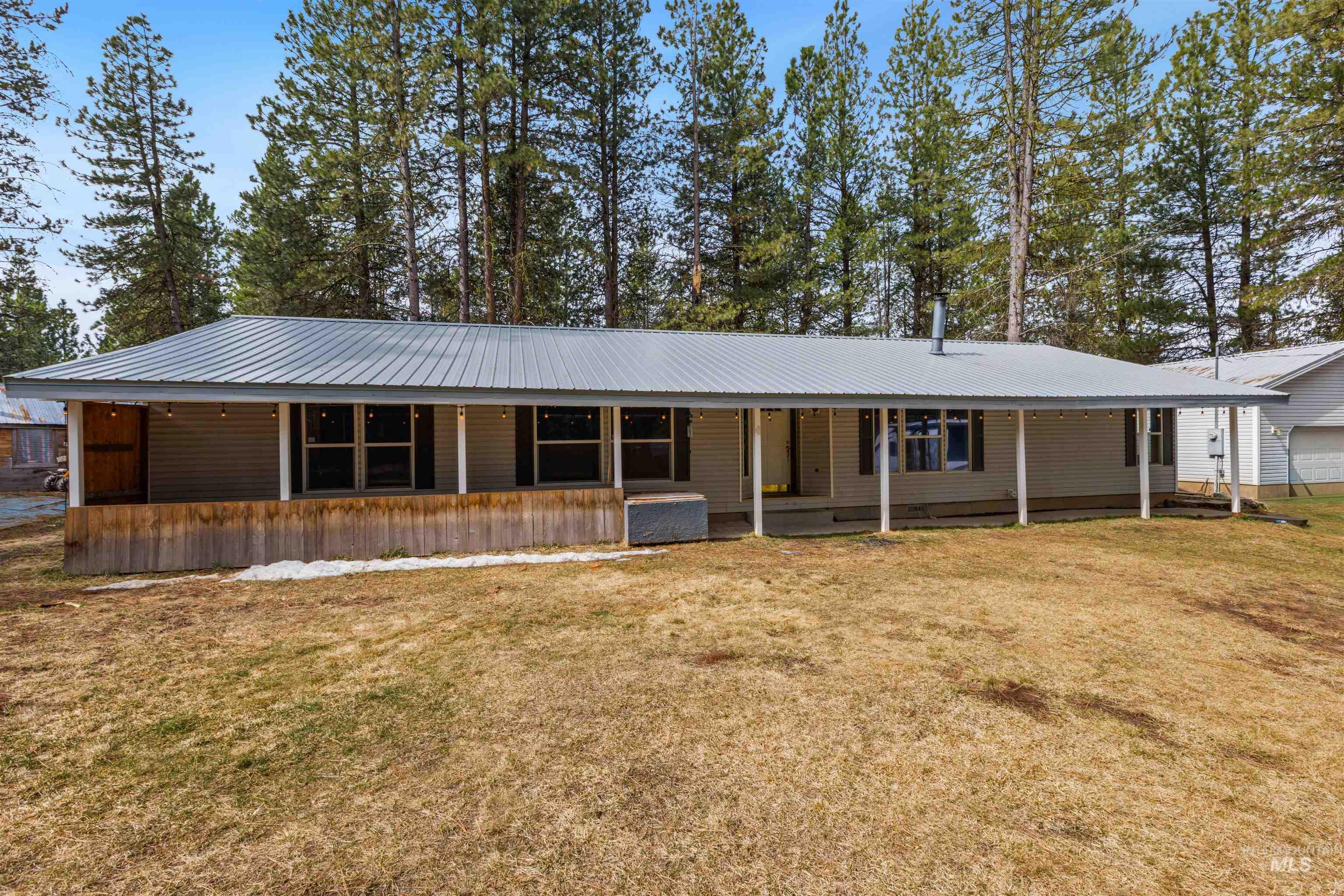 1911 Gold Dust, Cascade, Idaho 83611, 3 Bedrooms, 2 Bathrooms, Residential For Sale, Price $559,900,MLS 98979194